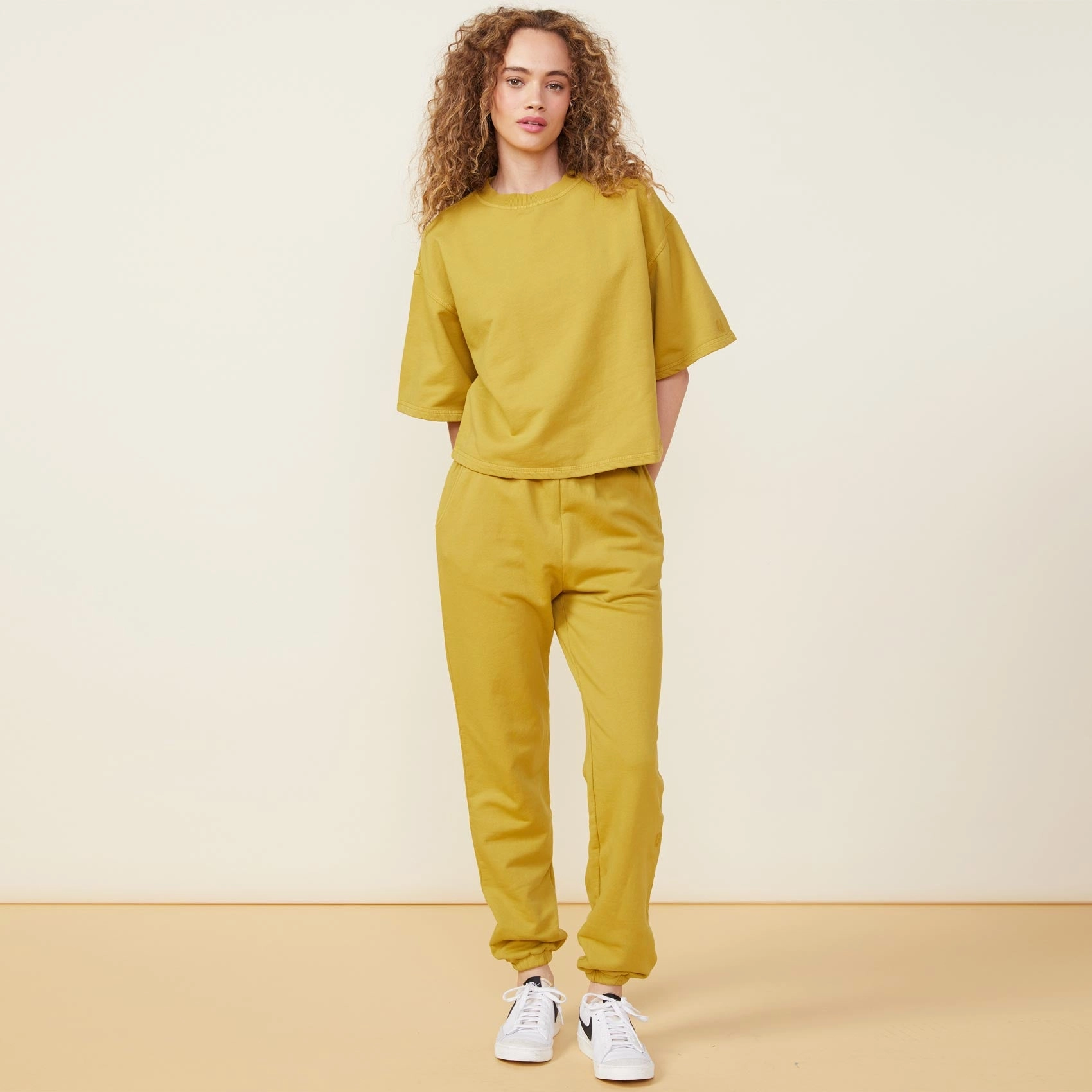 Simple Elegance 90's Classic Sweatshirt Tee