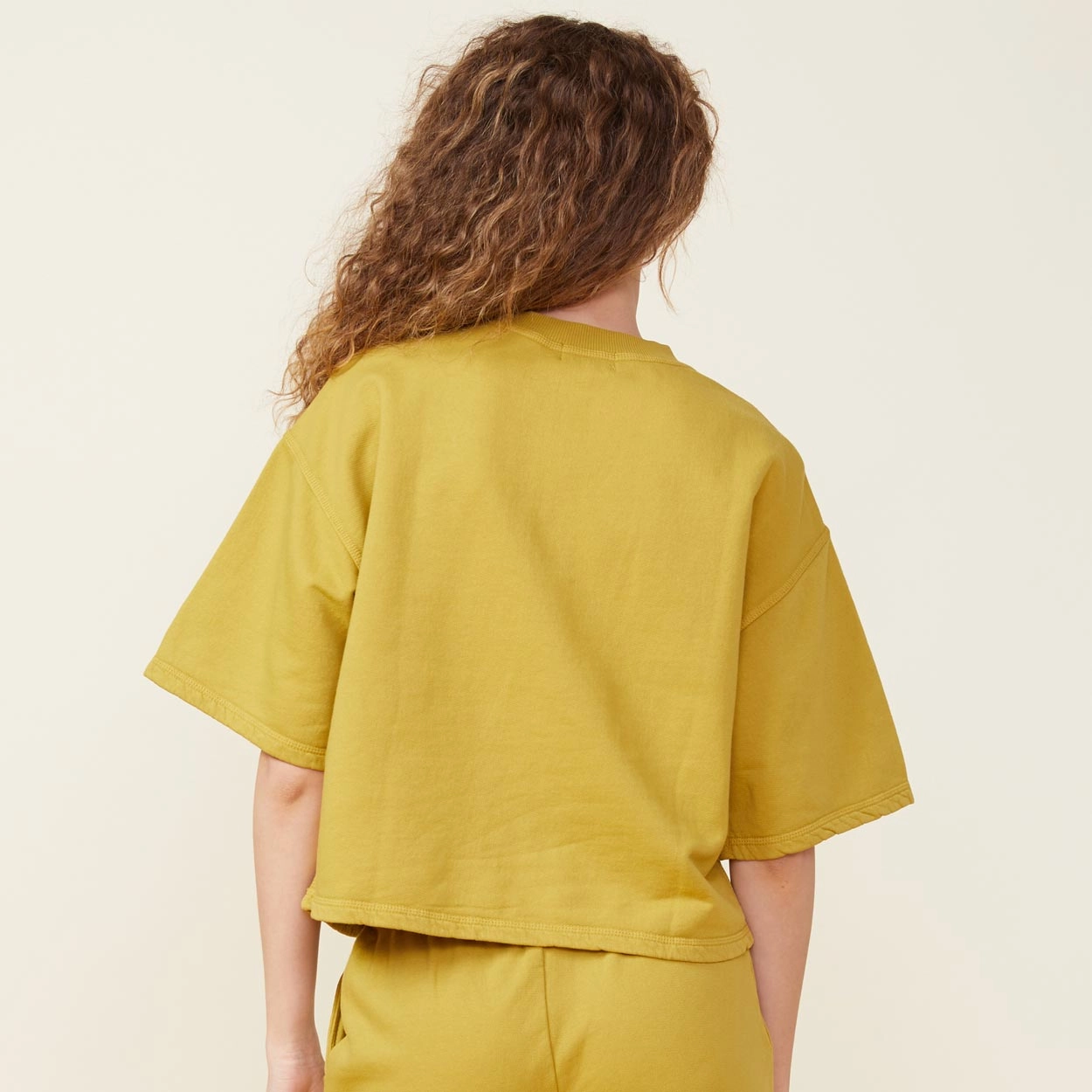 Simple Elegance 90's Classic Sweatshirt Tee