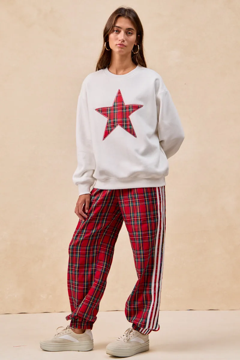 IT1508S-70 | BRUSHED TERRY CHRISTMAS PLAID STAR PATCH TOP Neutral Look
