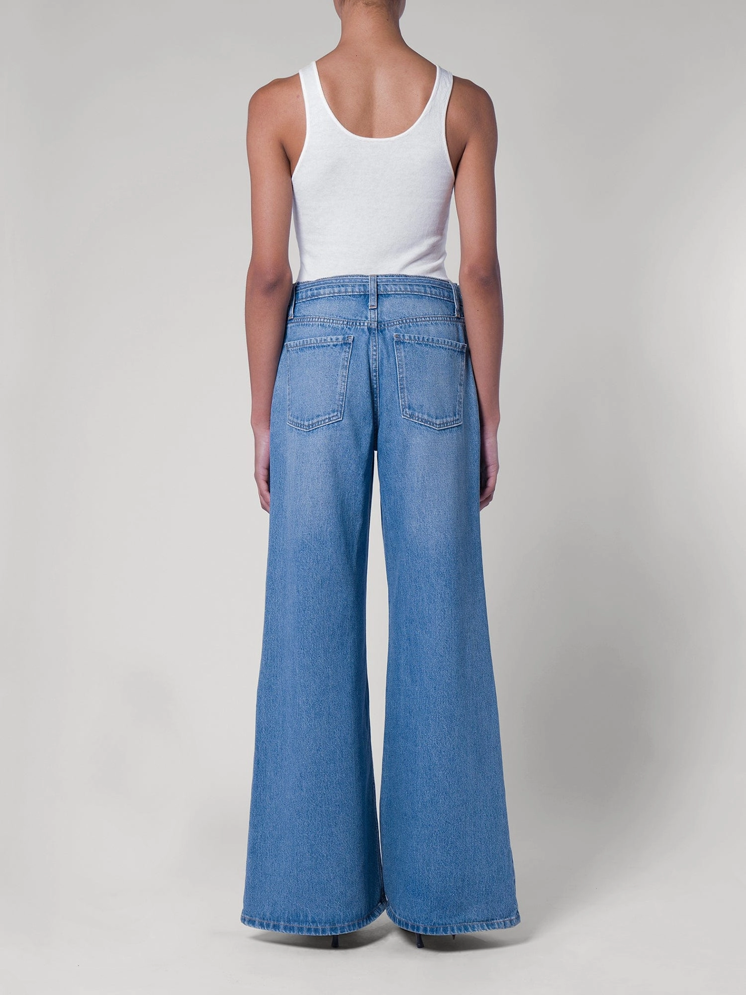 Sleek Line Carly Jean Liberty