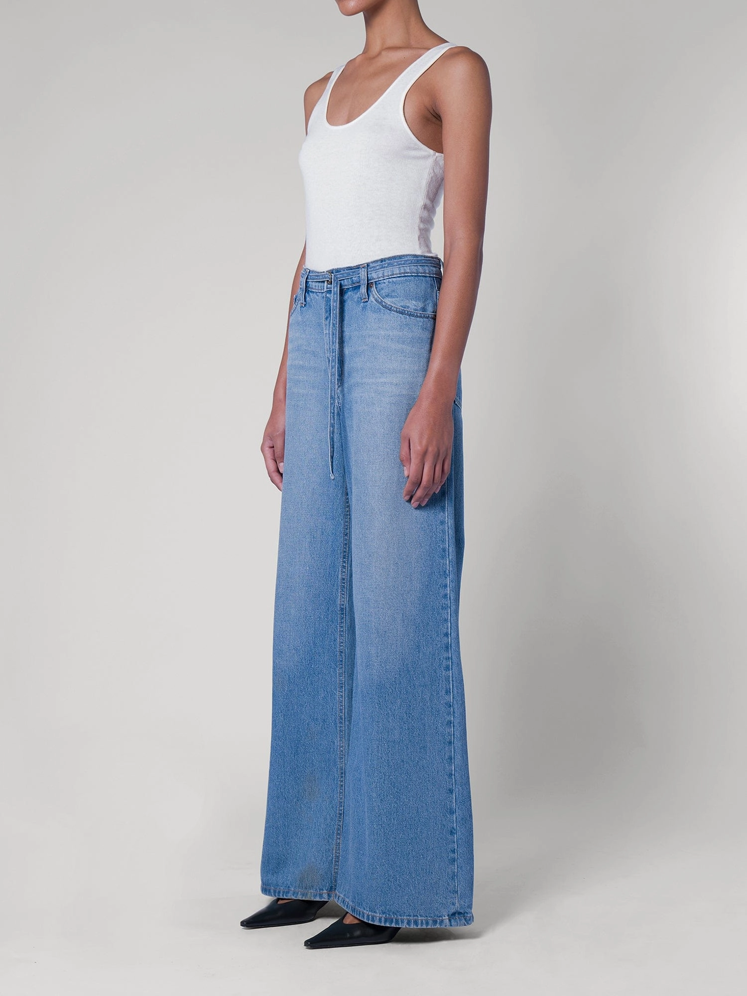 Sleek Line Carly Jean Liberty