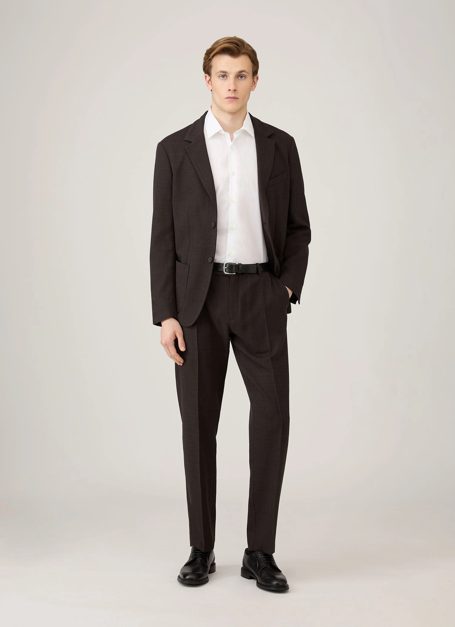 Sleek Look Men's Textured Wool Blazer in Truffle