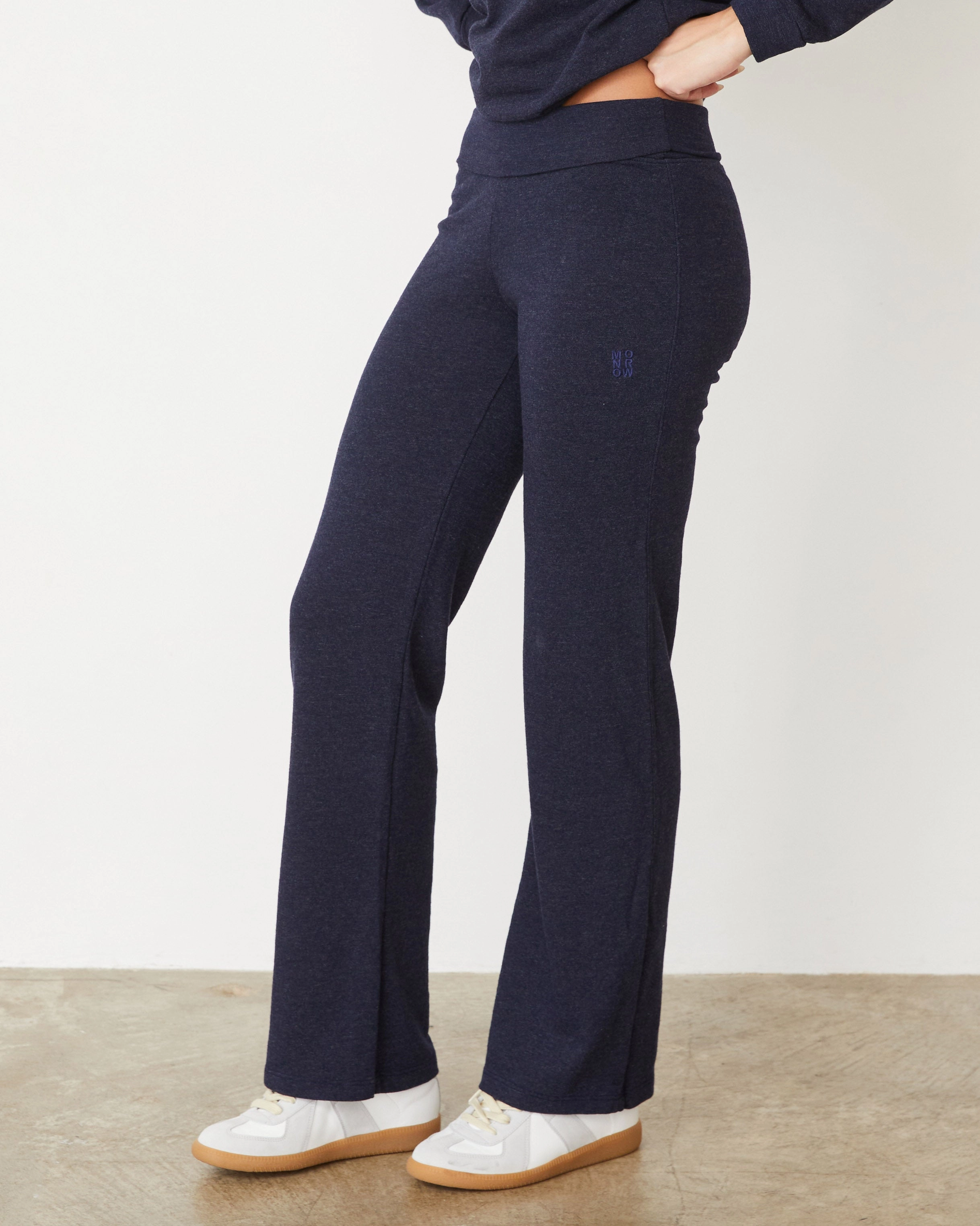 Sleek Waistband Original Fleece Flare Pant