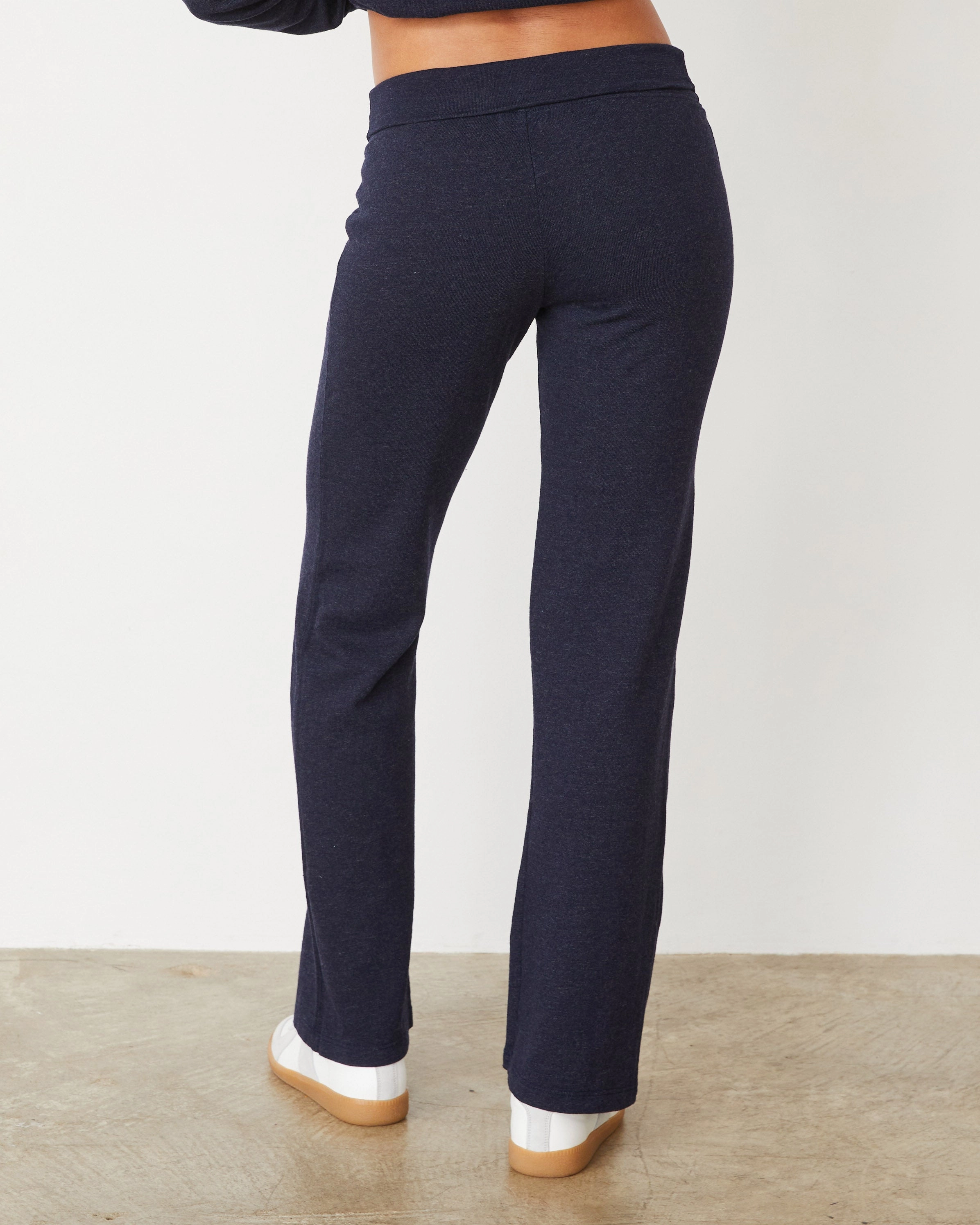 Sleek Waistband Original Fleece Flare Pant