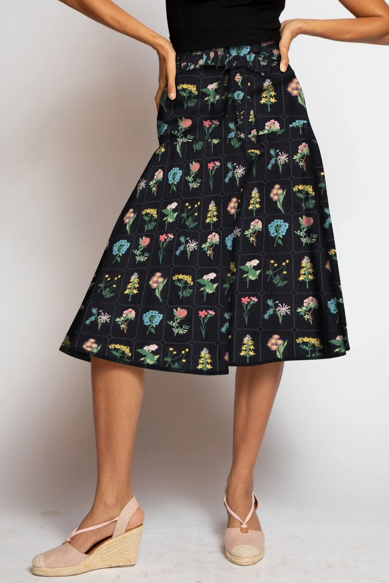 Smooth Pulse Allas Skirt  Botanicals