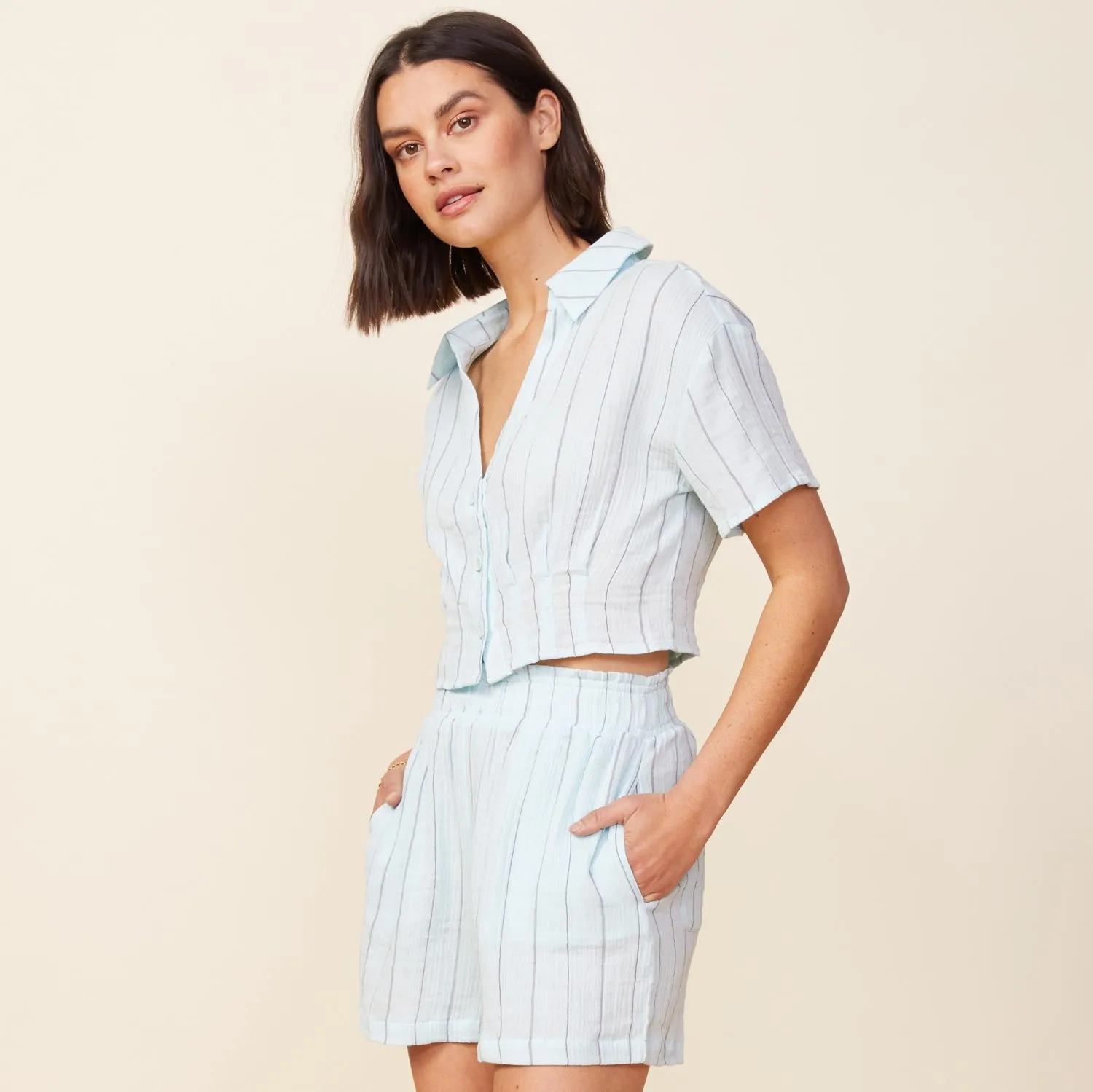 Smooth Style Pinstripe Gauze Cropped Short Sleeve