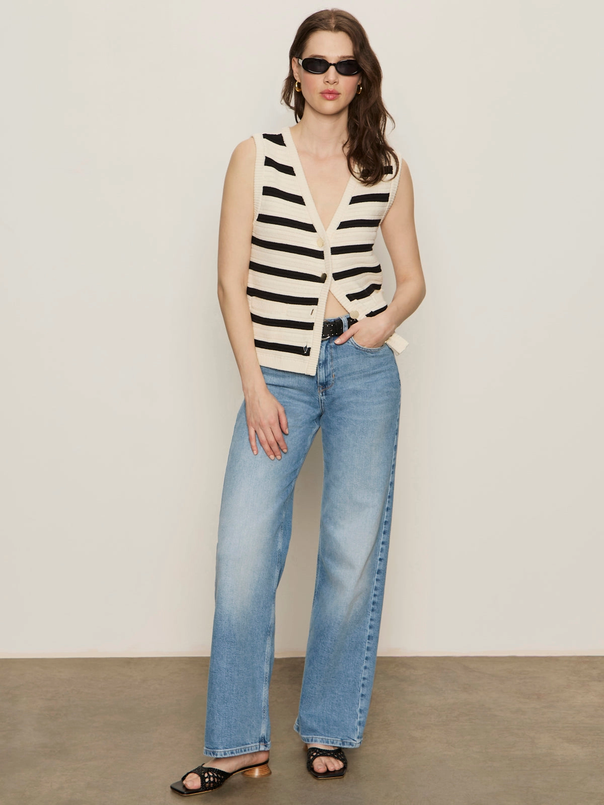 soft fit Textured Sweater Vest Macrame/ Black Stripe