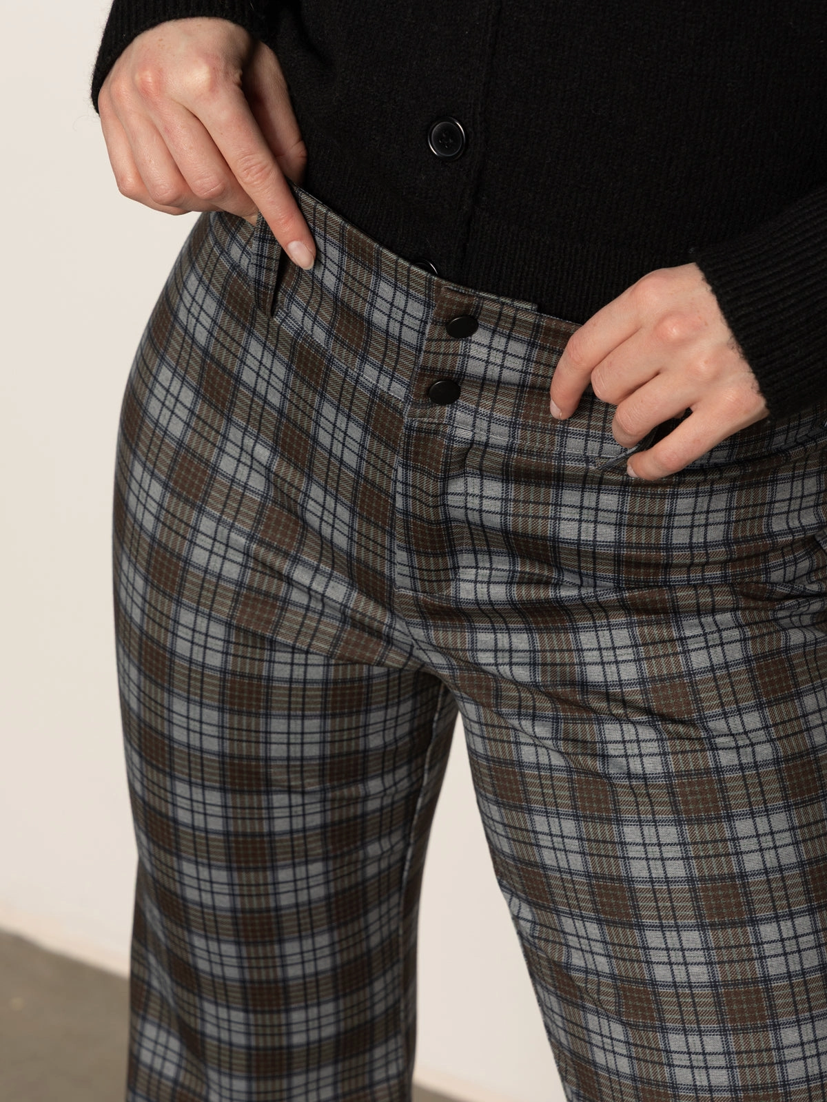 Soft Waistband 90's Straight Legging Burnt Olive Plaid