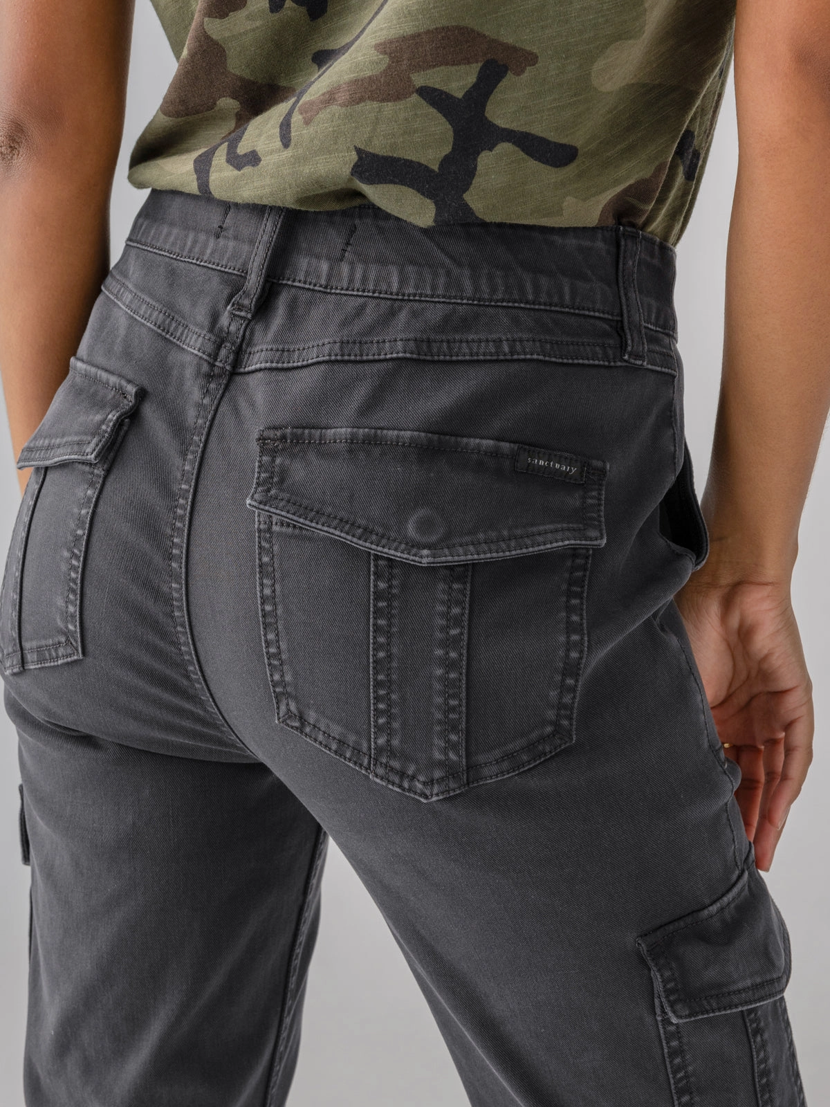 sports Sculpted Hayden Cargo Standard Rise Pant Black