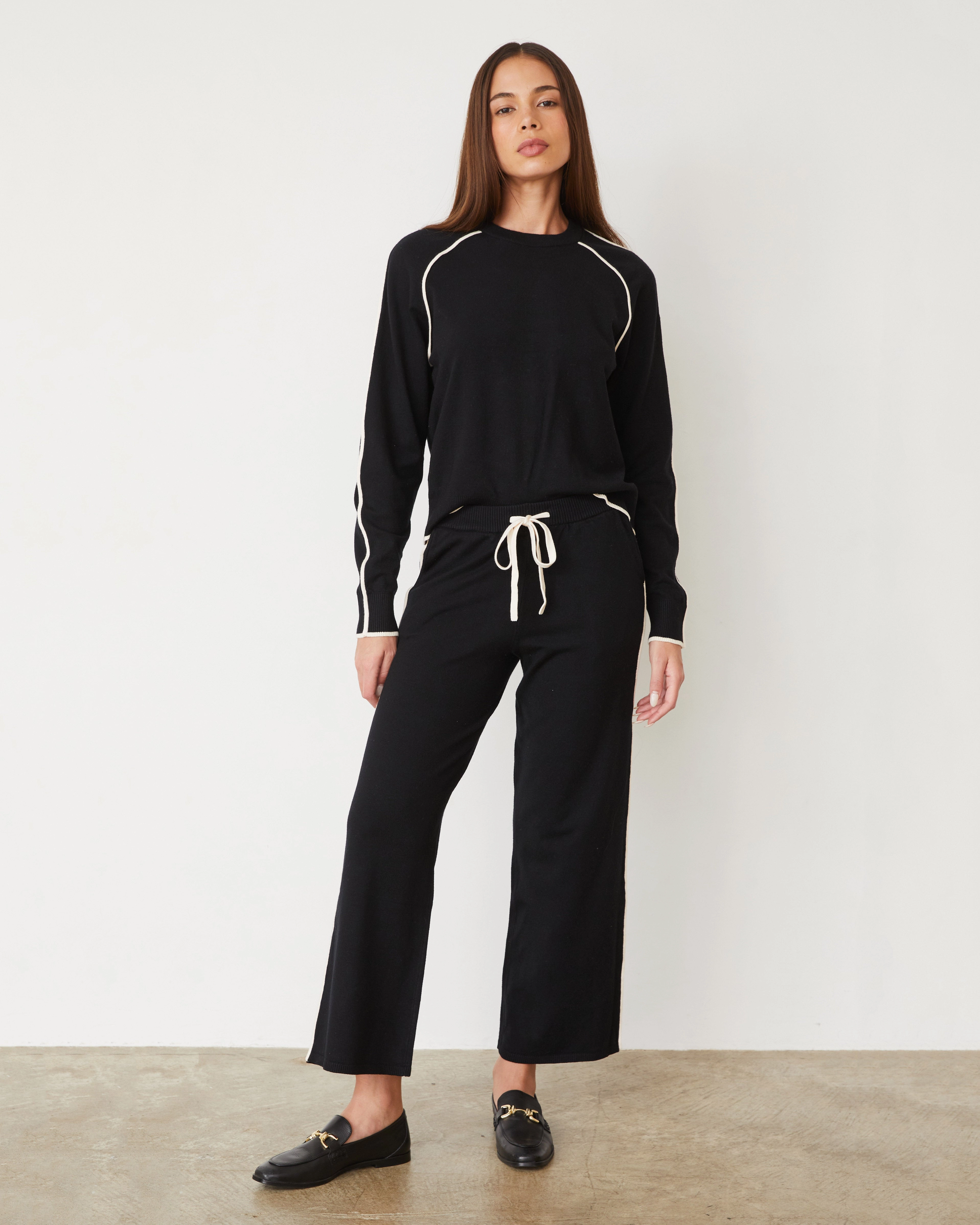 Summer Ready Lightknit Pant With Contrast Piping