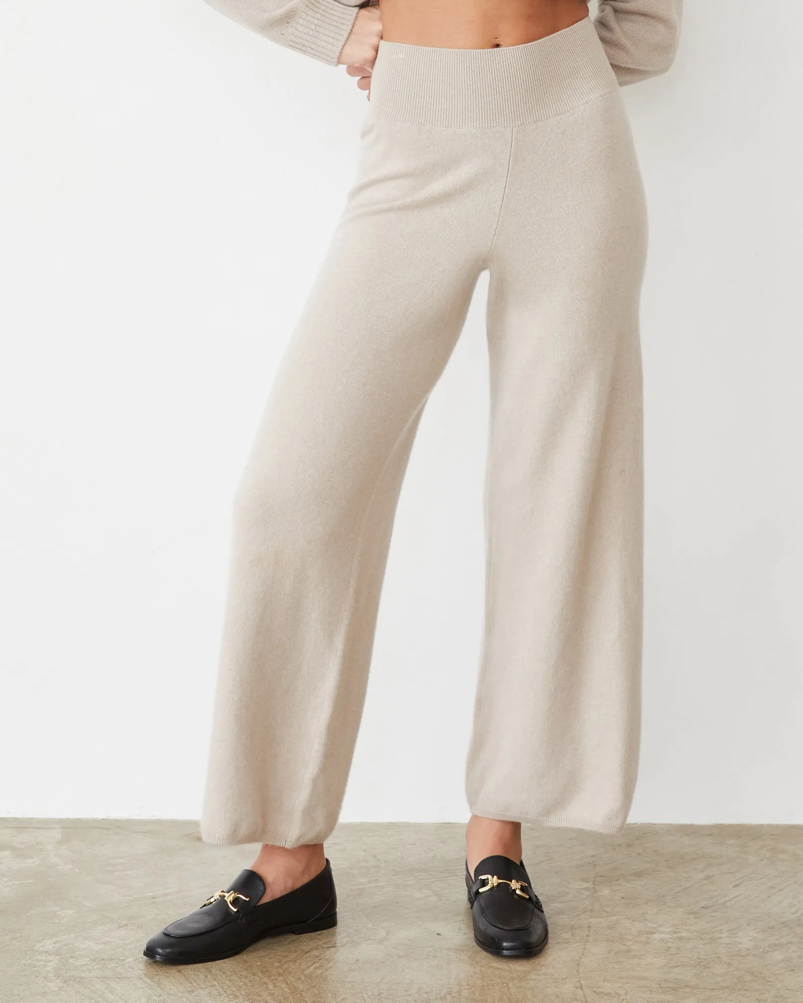 Cashmere Crop Pant Tapered Look Relaxed Style