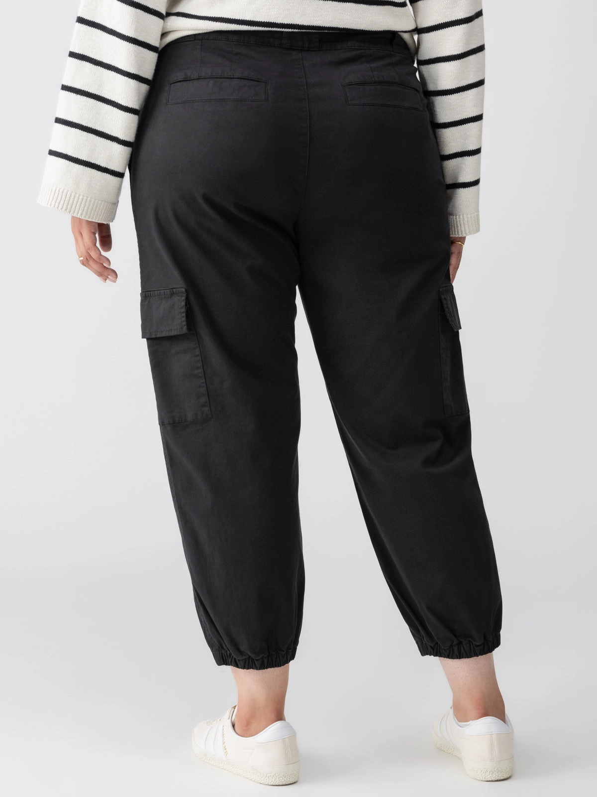 Take Over Jogger Mid-Rise Pant Black Extended Sizing Versatile Look