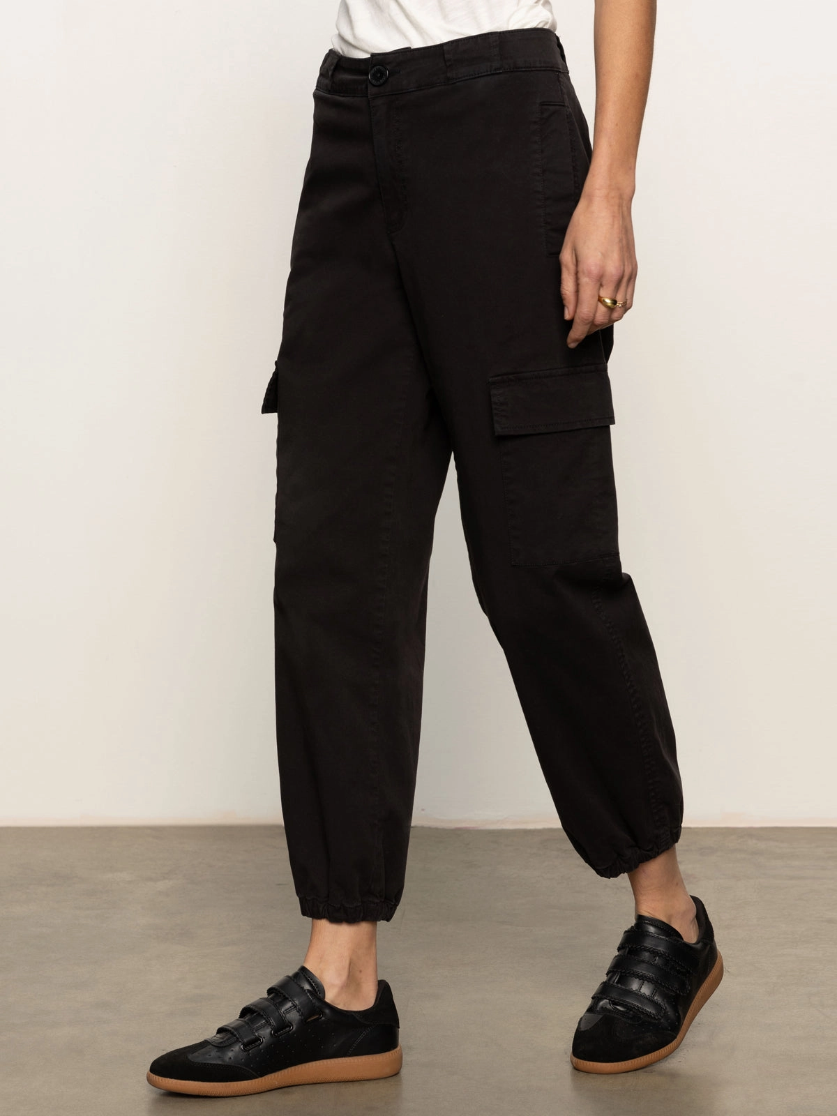 Take Over Jogger Mid-Rise Pant Black Fashionable Cut