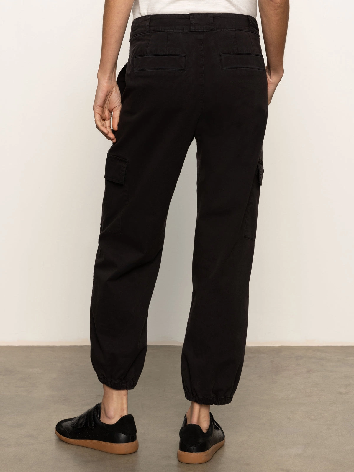 Take Over Jogger Mid-Rise Pant Black Fashionable Cut