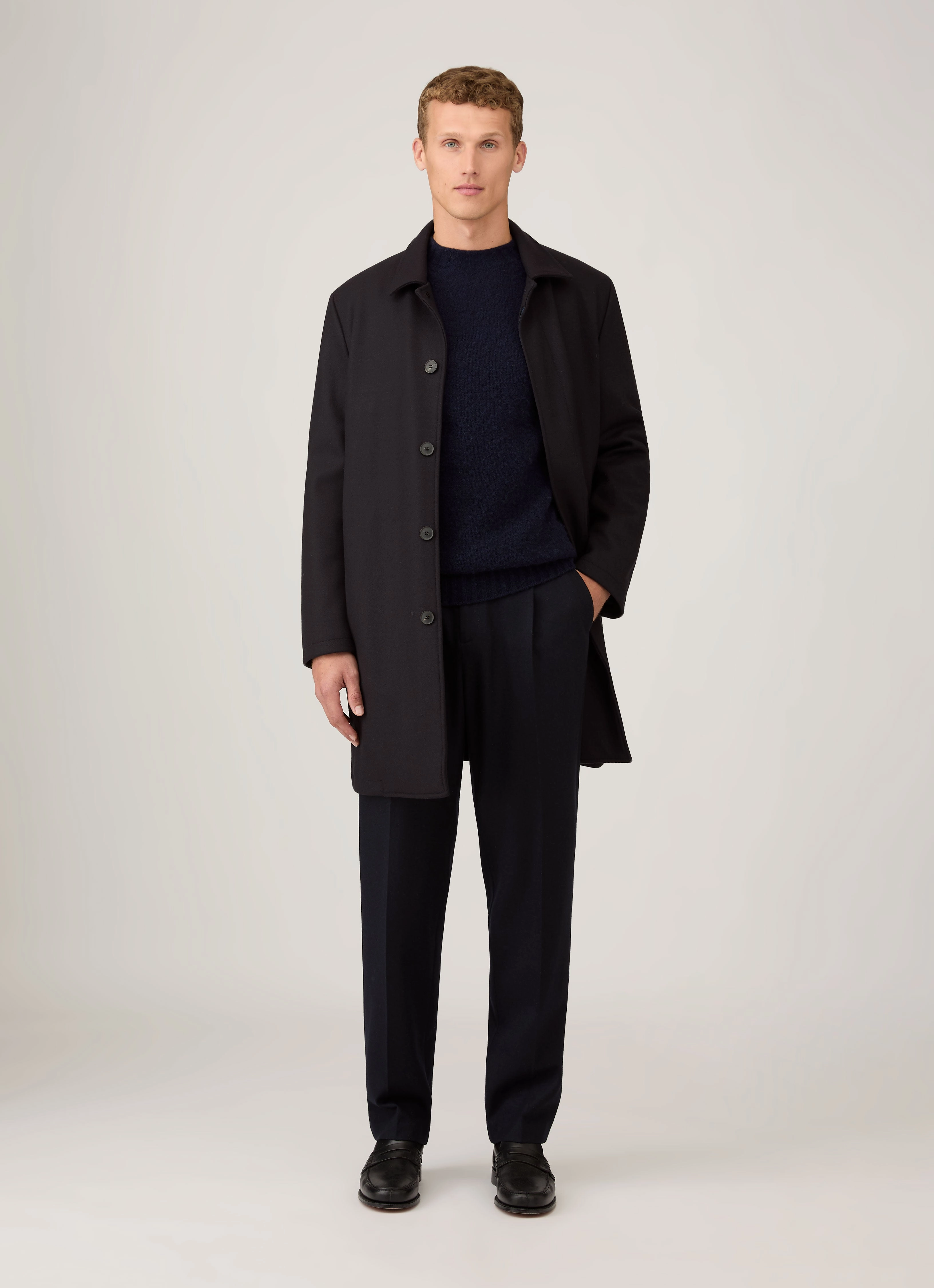 Tall-enhancing Men's Shetland Crew Neck Jumper in Navy