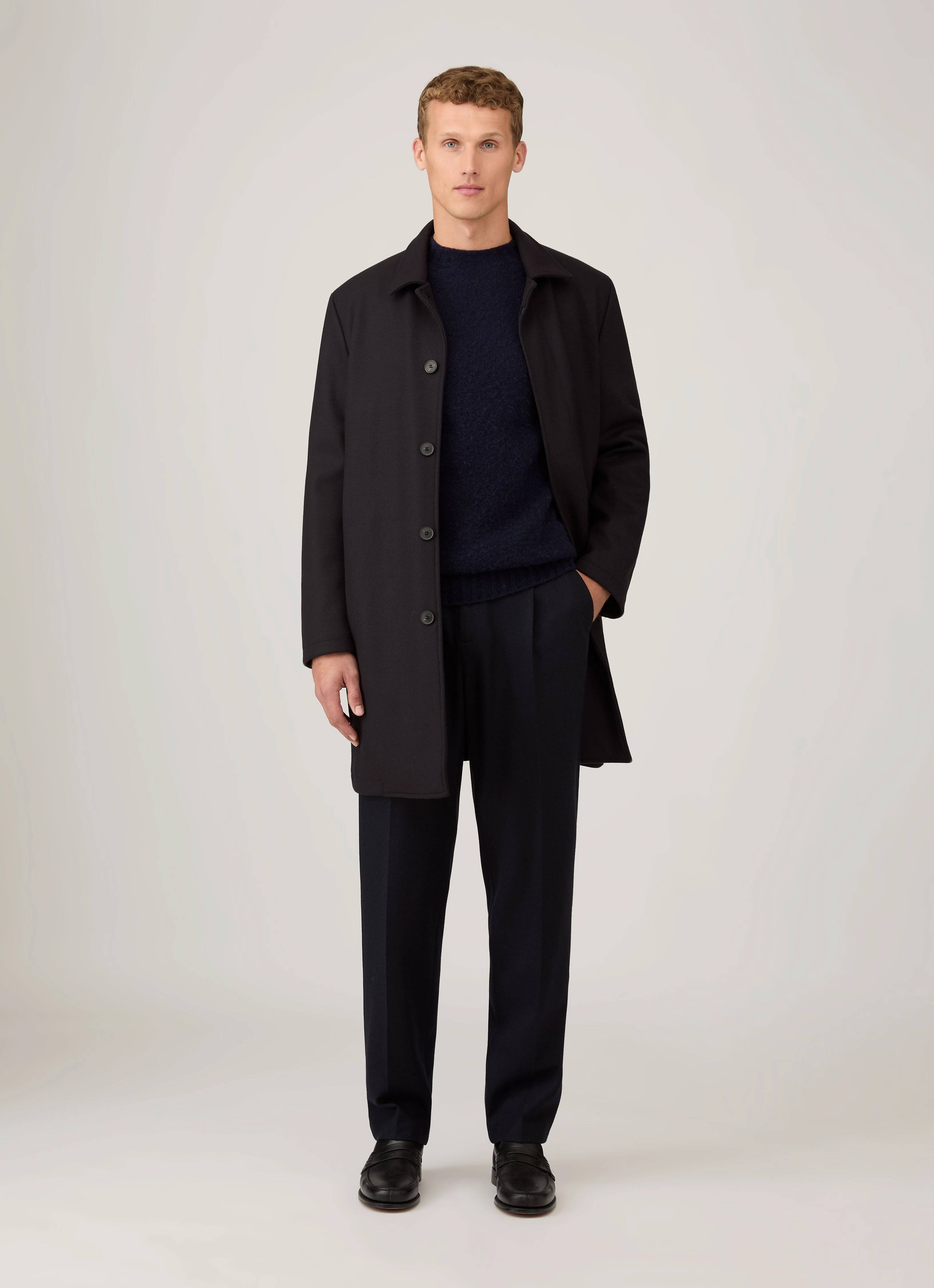 Tall-enhancing Men's Shetland Crew Neck Jumper in Navy