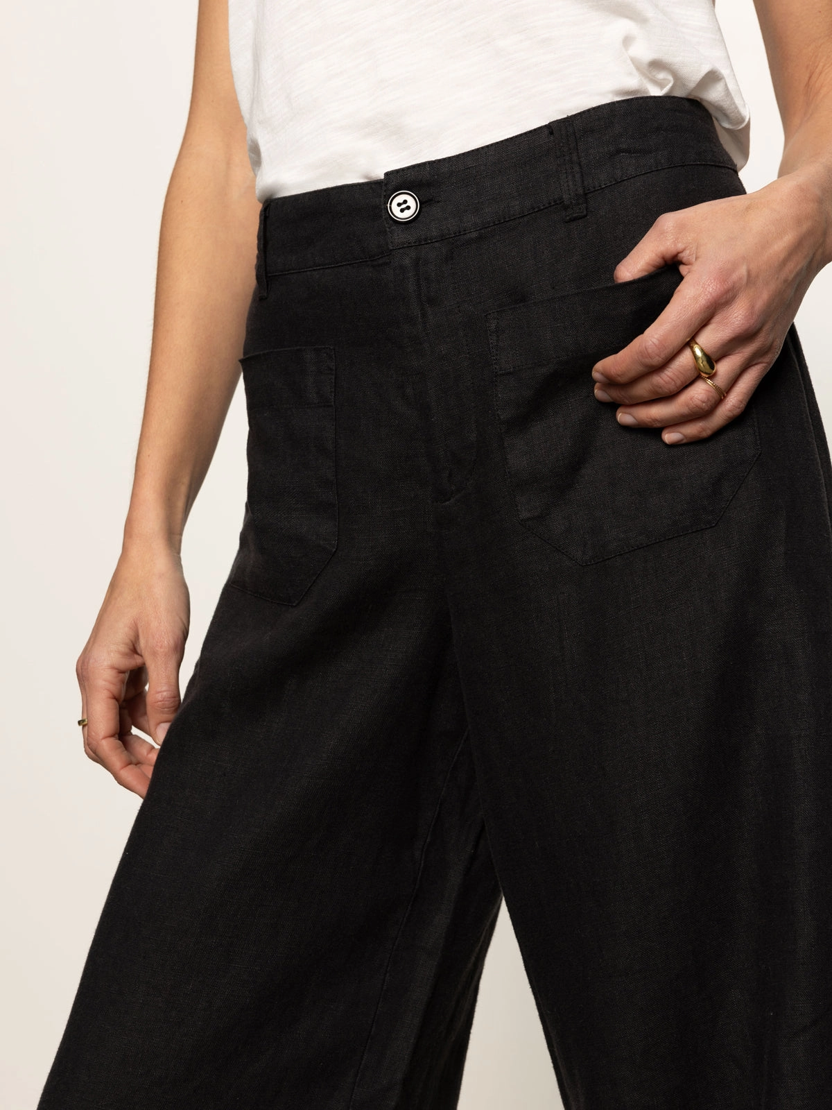 The Linen Marine Wide Leg Semi-High Rise Pant Black Elegant