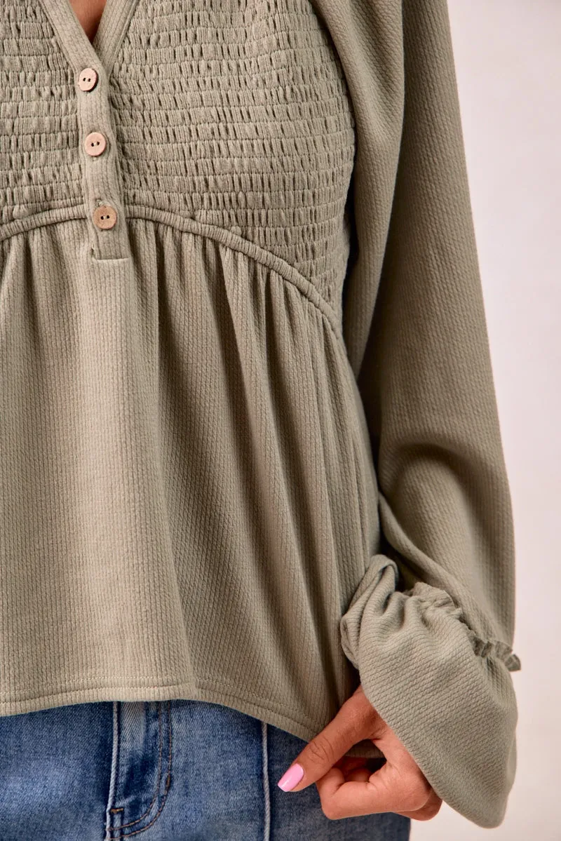 IT4501S-01 | EMBOSSED RIB KNIT TOP WITH SMOKING BALLOON SLEEVES Old Style Urban Edge