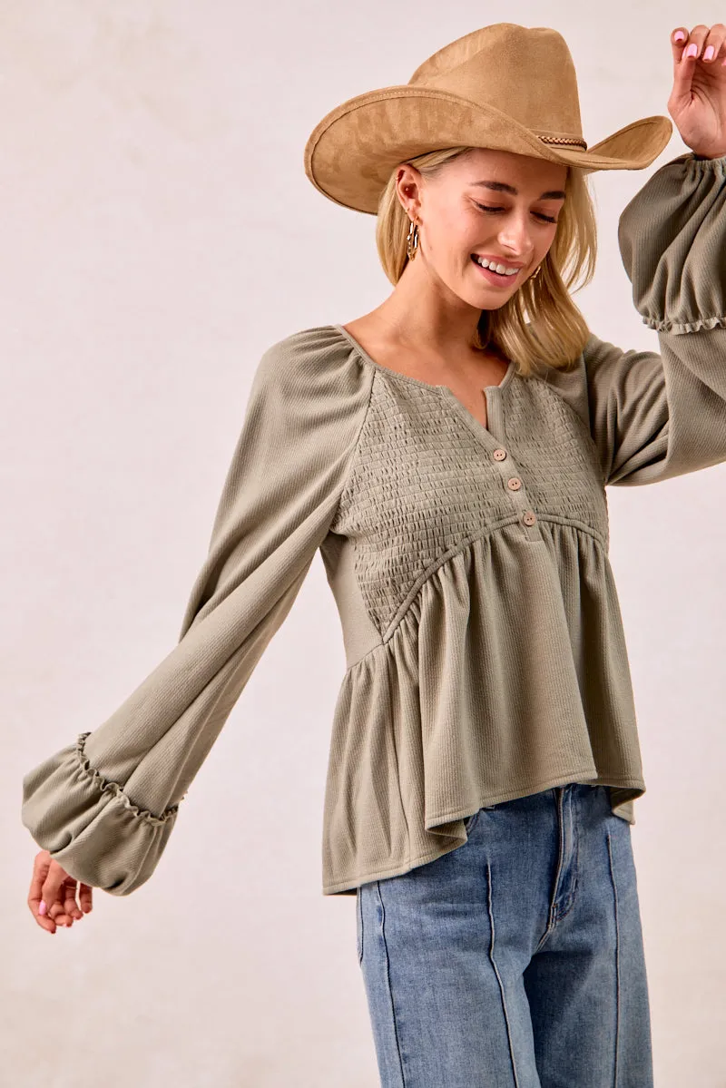 stand neck Weekend Style IT4501S-01 | EMBOSSED RIB KNIT TOP WITH SMOKING BALLOON SLEEVES