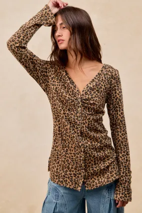 IT4487S-04 | LEOPARD PRINTED TEXTURED RIB V NECK BUTTON UP TOP Relax Fit