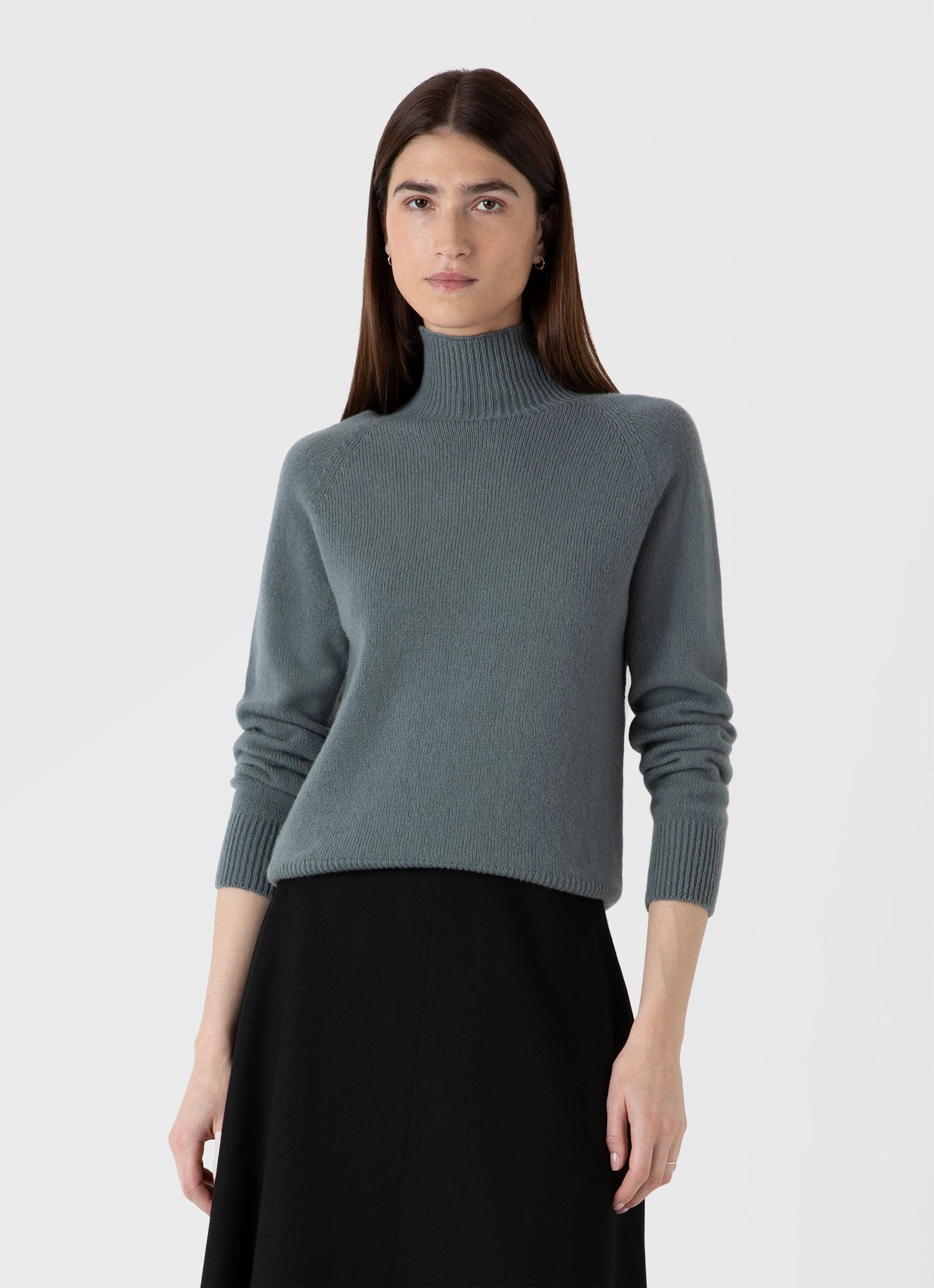 Women's Lambswool Funnel Neck Jumper in Smoke Green hollow design