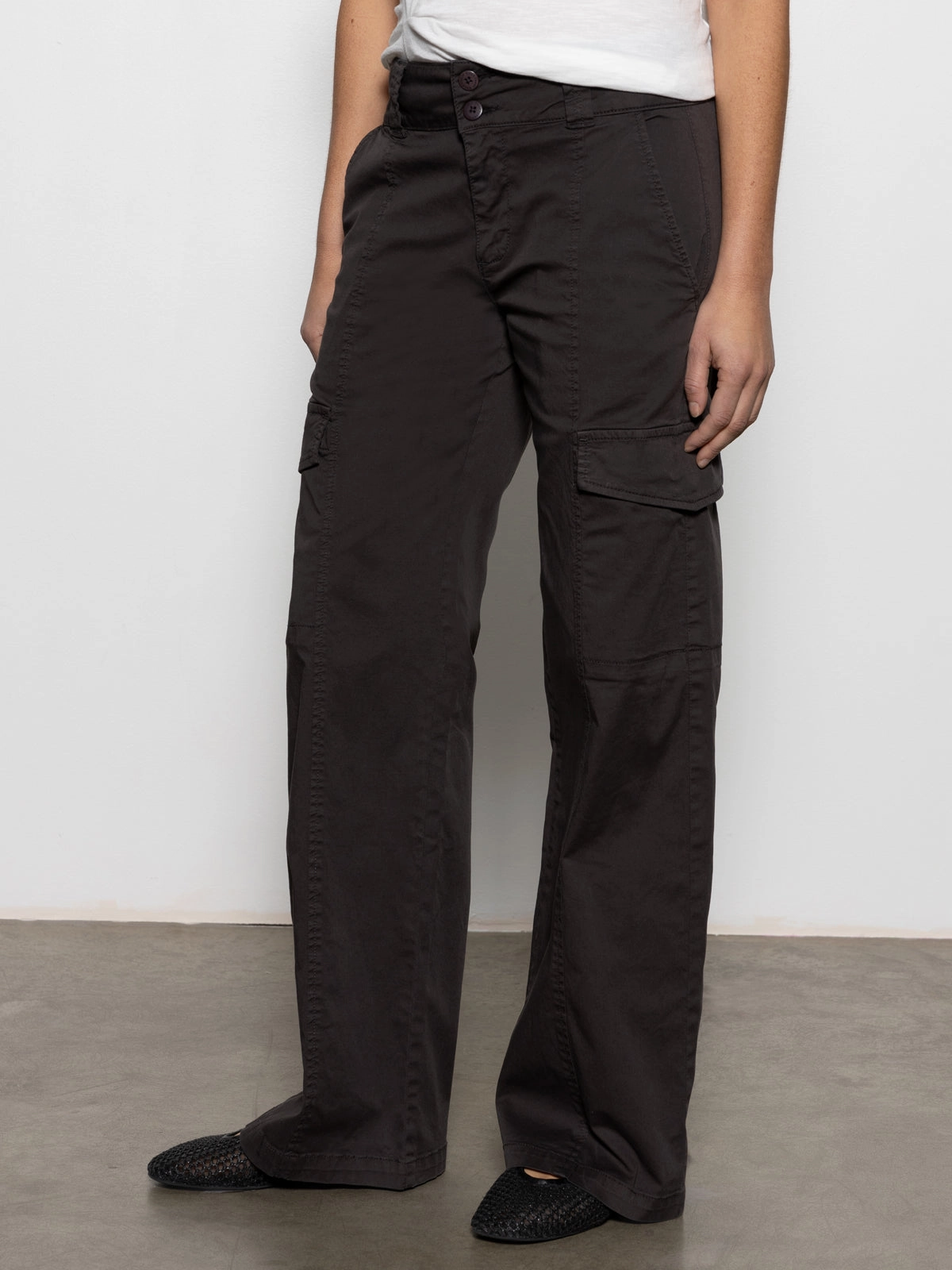 Trendy Design Rebel Standard Rise Straight Leg Pant Obsidian