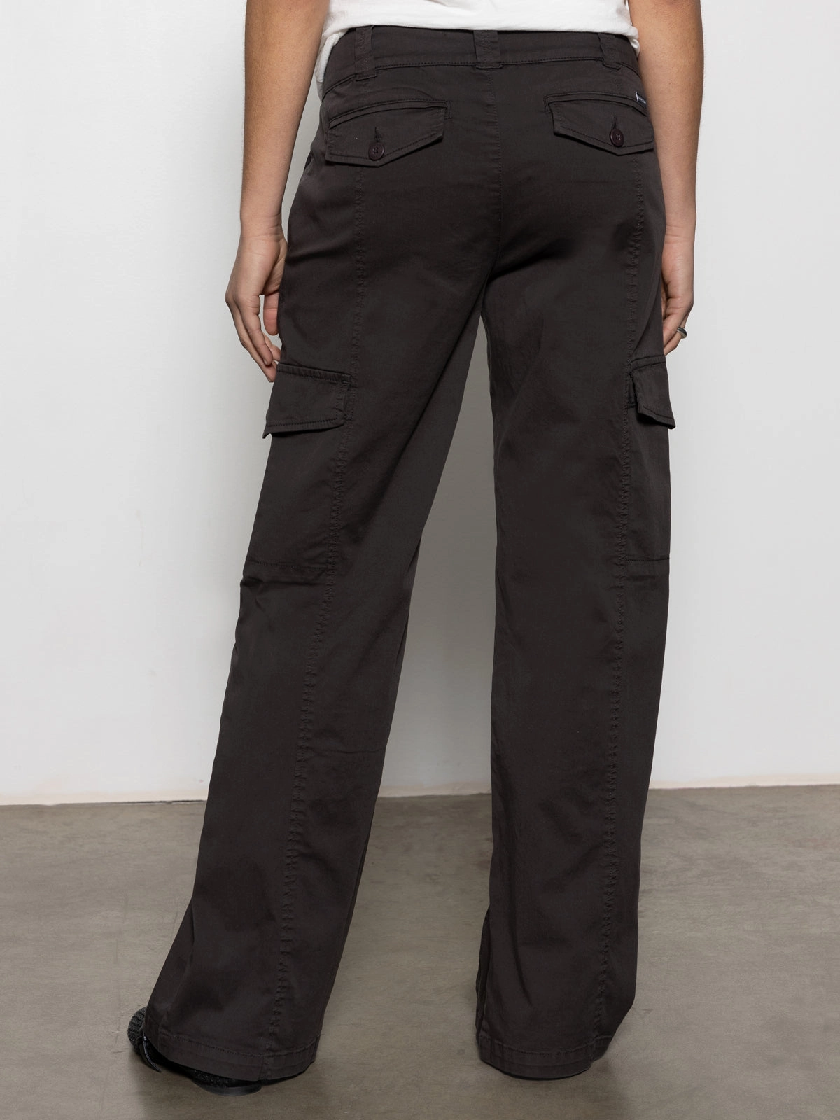 Trendy Design Rebel Standard Rise Straight Leg Pant Obsidian