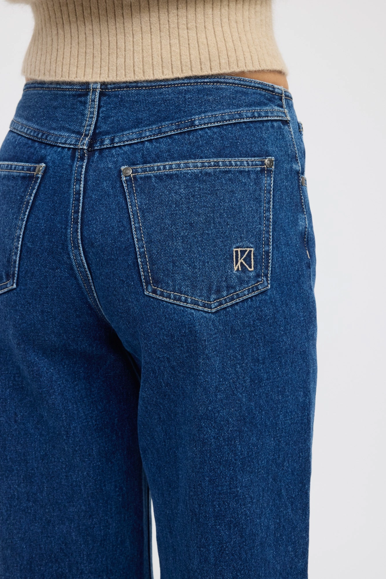 Unique Profile Steele Jean