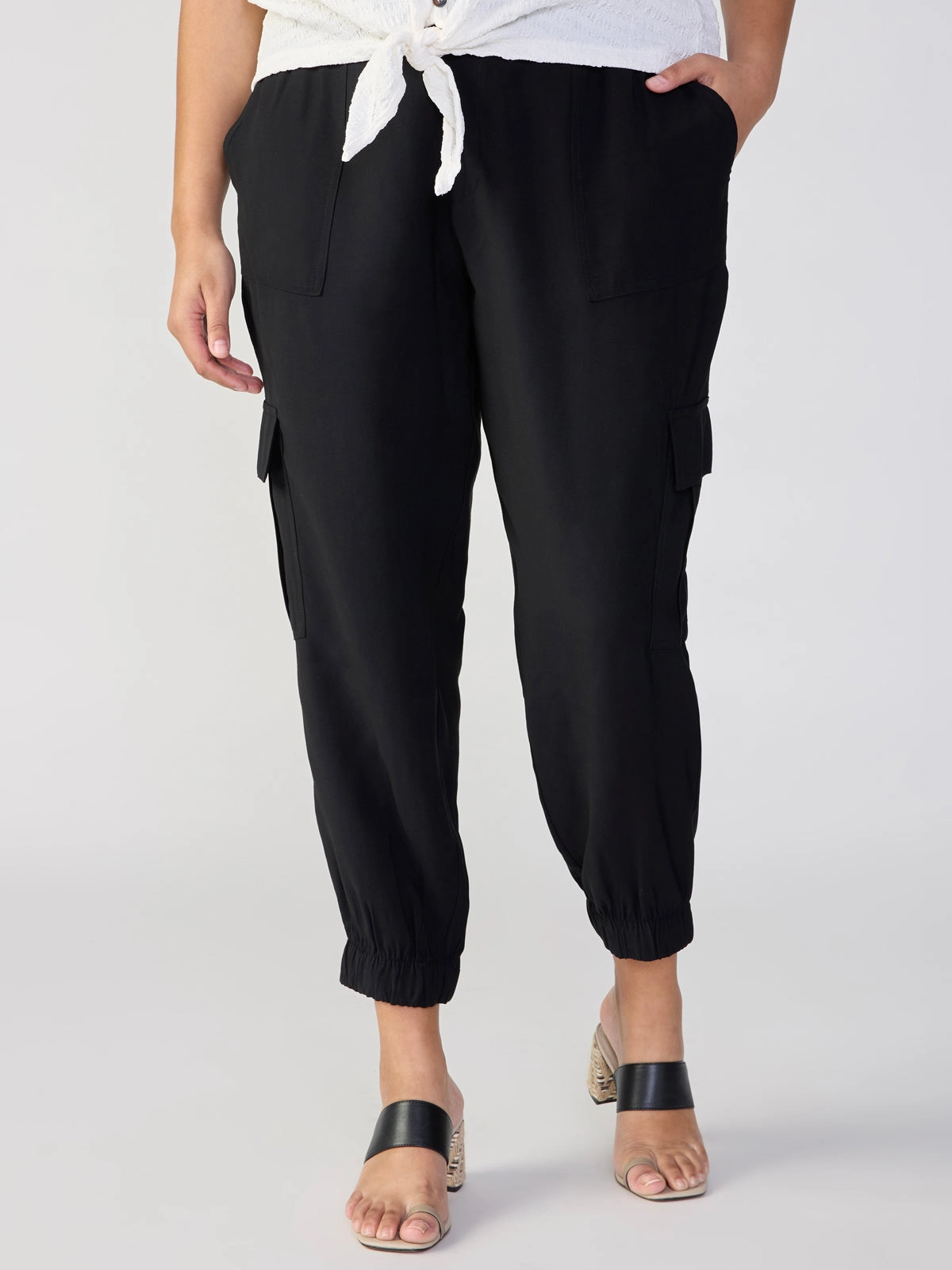 The Harmony Semi High Rise Pant Black Extended Sizing mid-rise design Padded hips