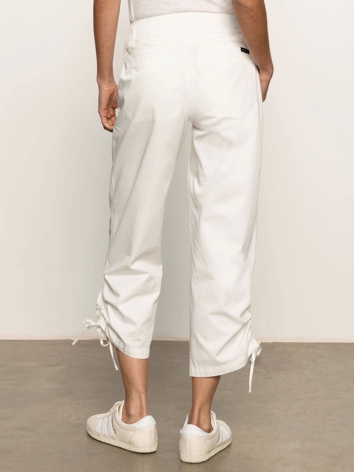 Utility High Rise Capri Pant Bleached White All-Day Stretch