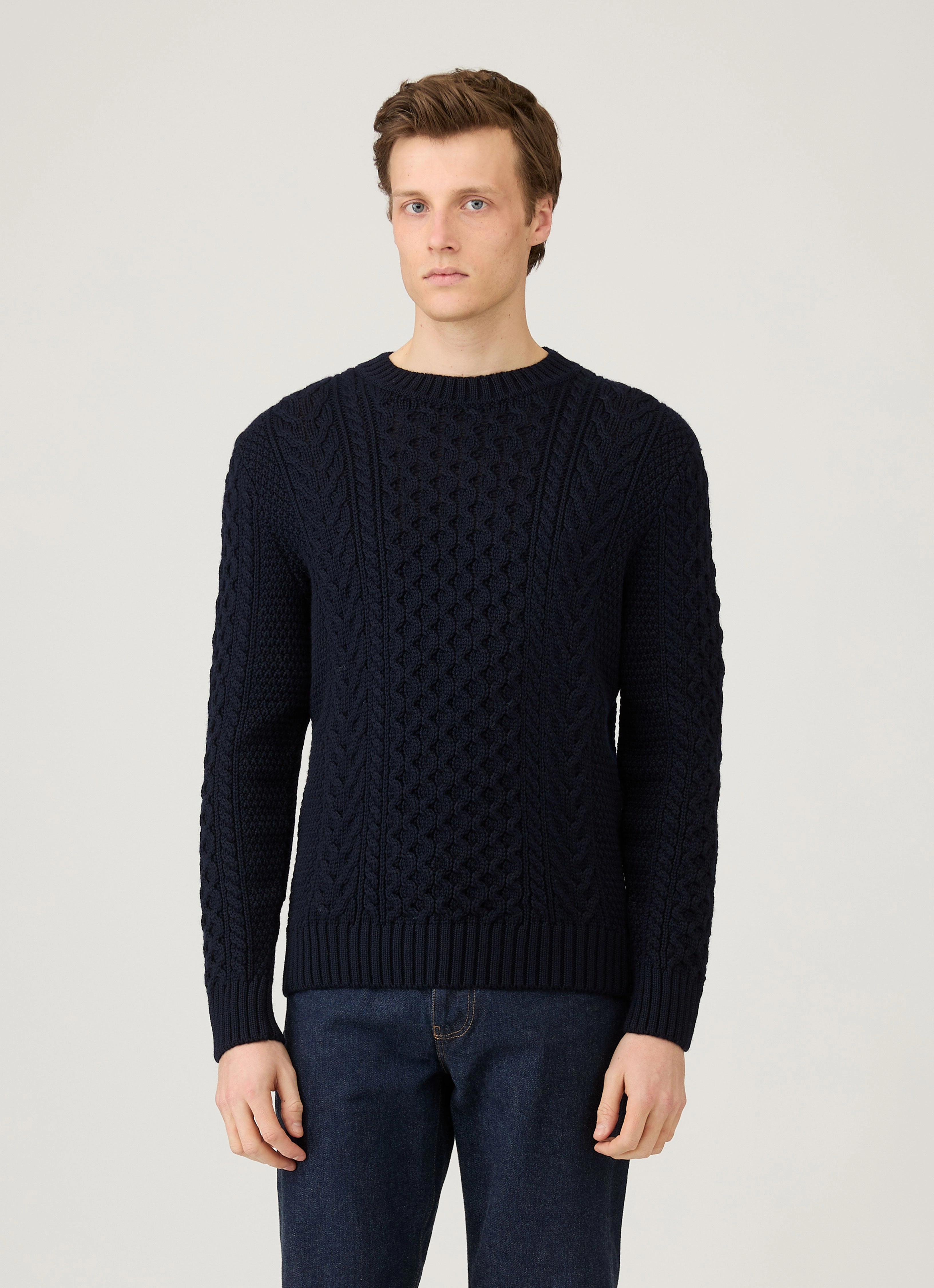 V-neck Slimming Men's Cable Knit Jumper in Navy
