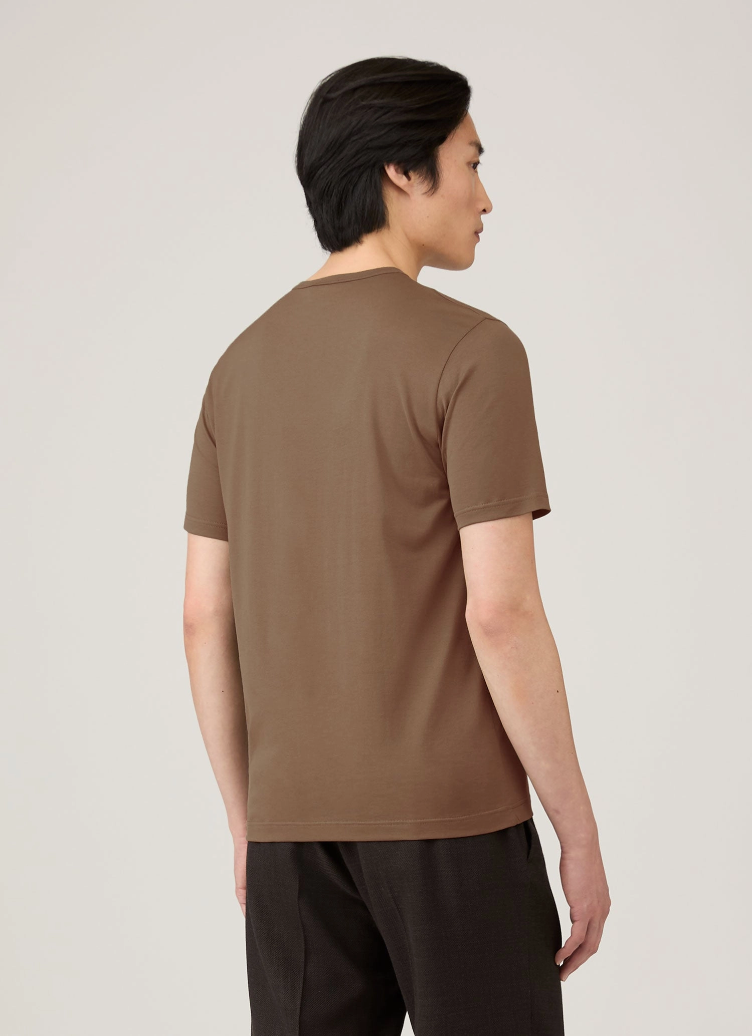 Versatile Form Men's Classic T-shirt in Bark