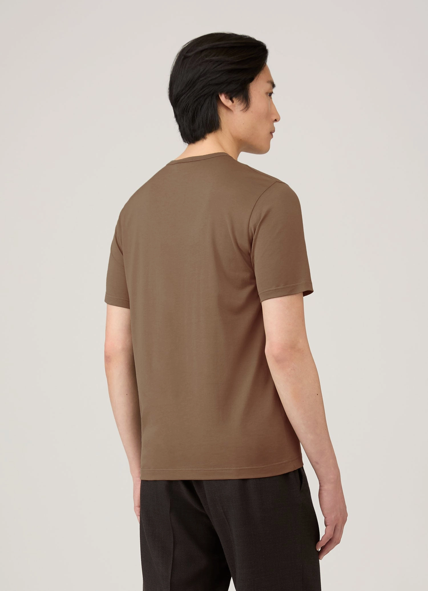 Versatile Form Men's Classic T-shirt in Bark