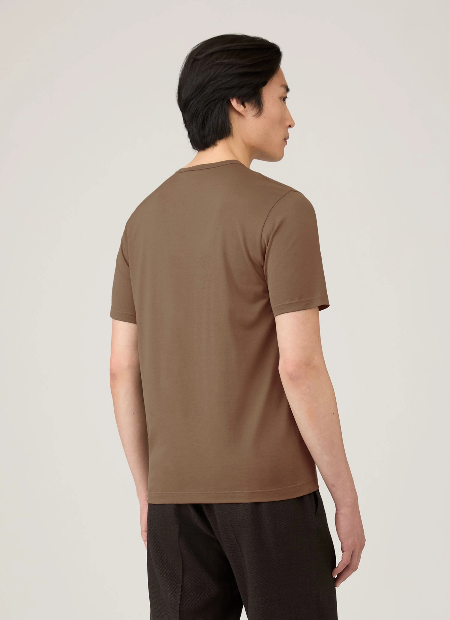 Versatile Form Men's Classic T-shirt in Bark