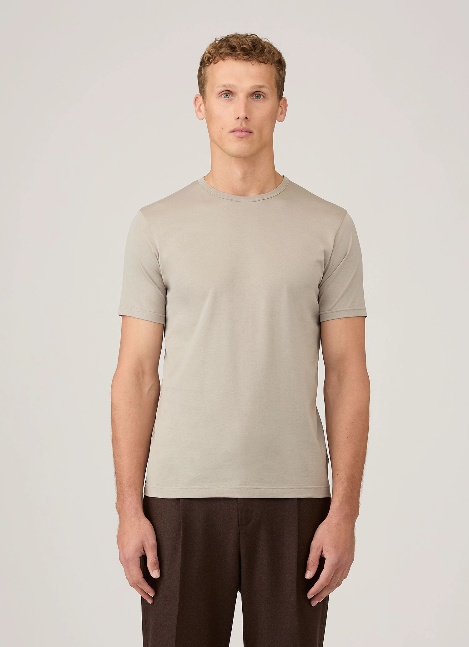 Versatile Form Men's Classic T-shirt in Fog