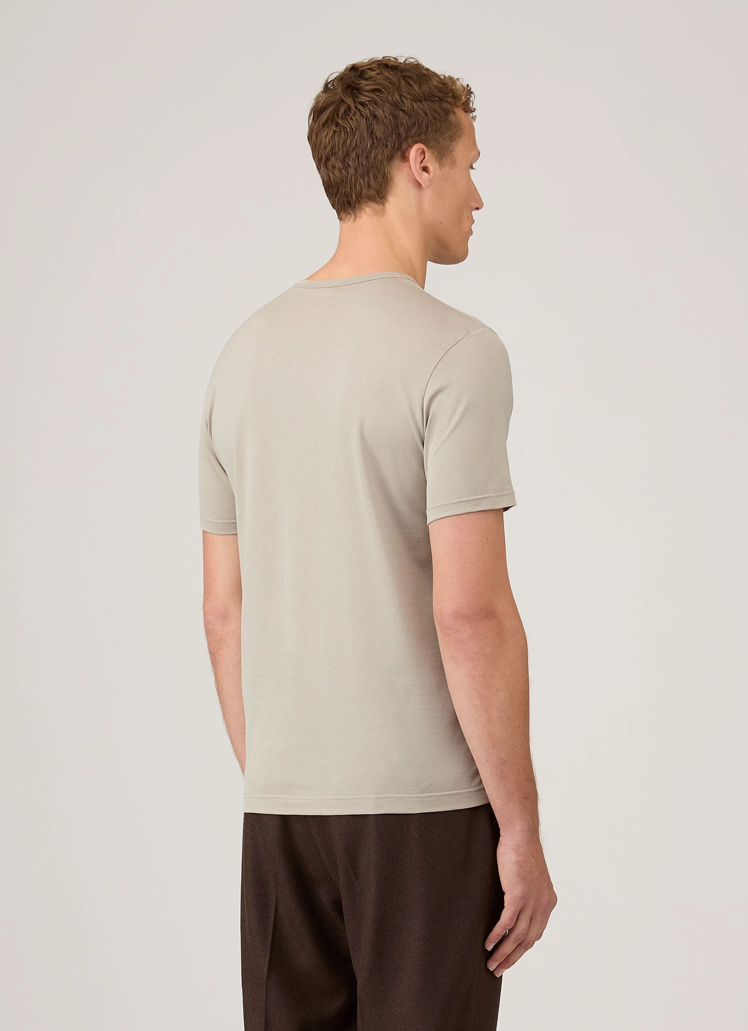 Versatile Form Men's Classic T-shirt in Fog