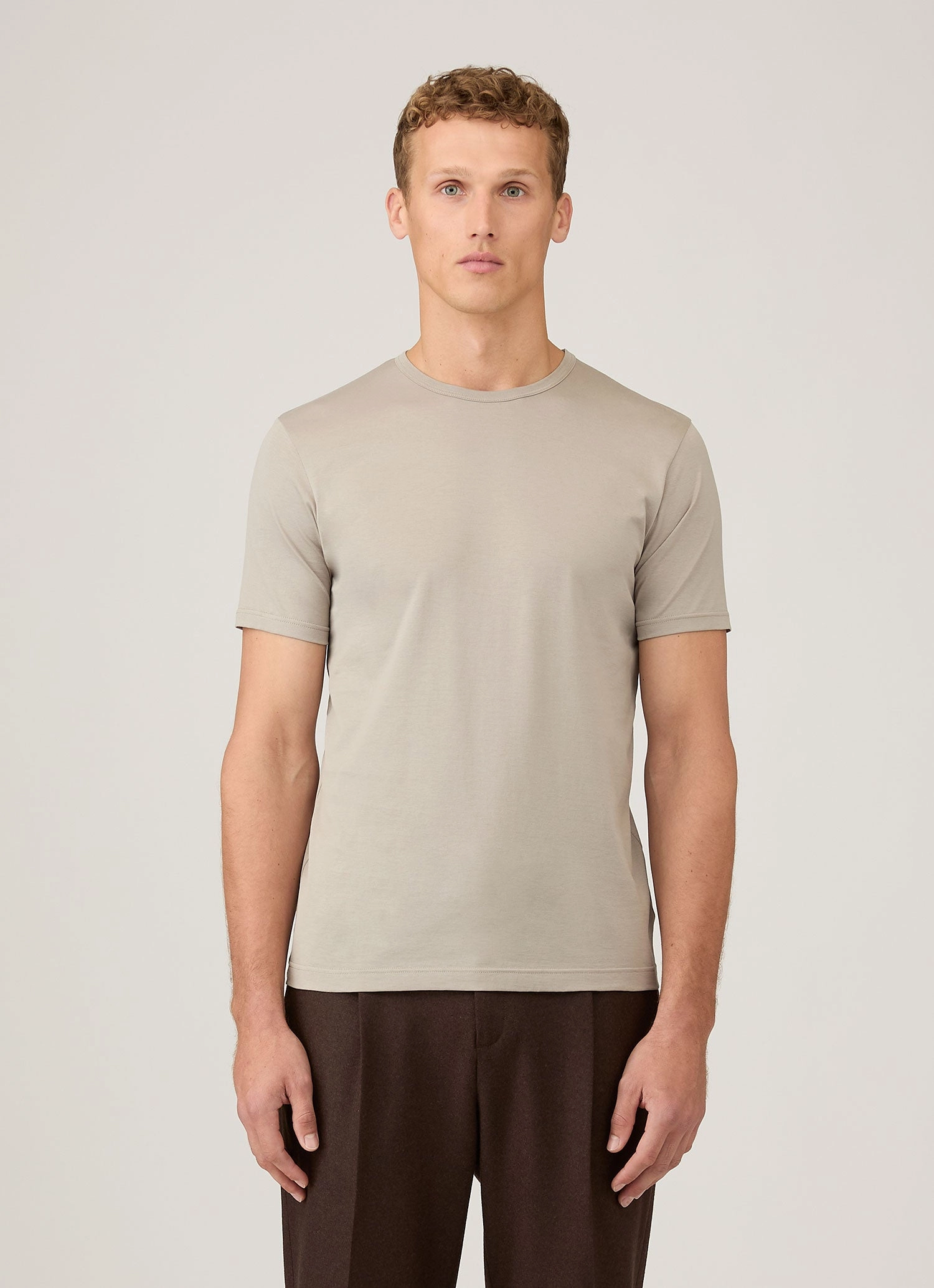 Versatile Form Men's Classic T-shirt in Fog