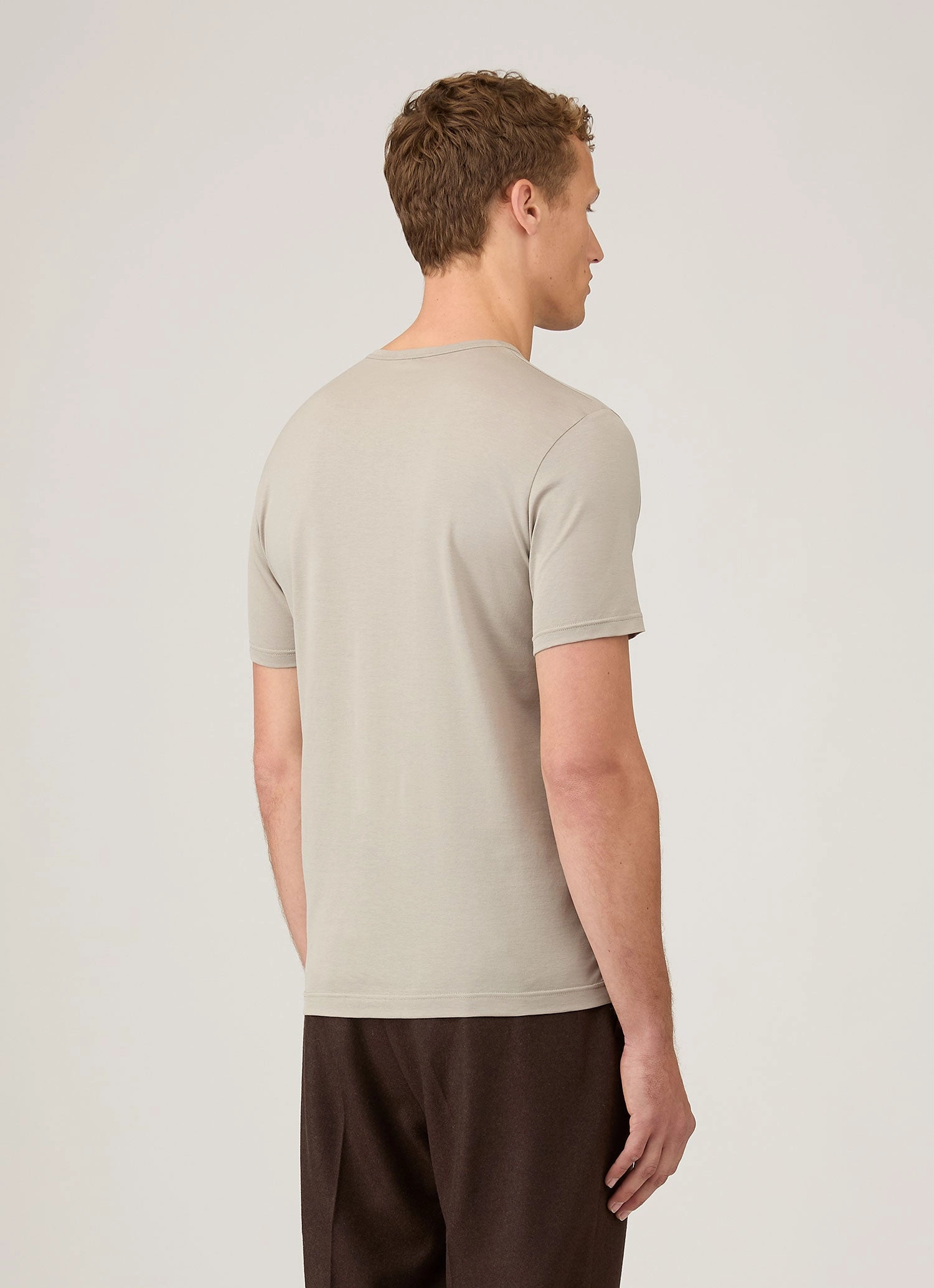 Versatile Form Men's Classic T-shirt in Fog
