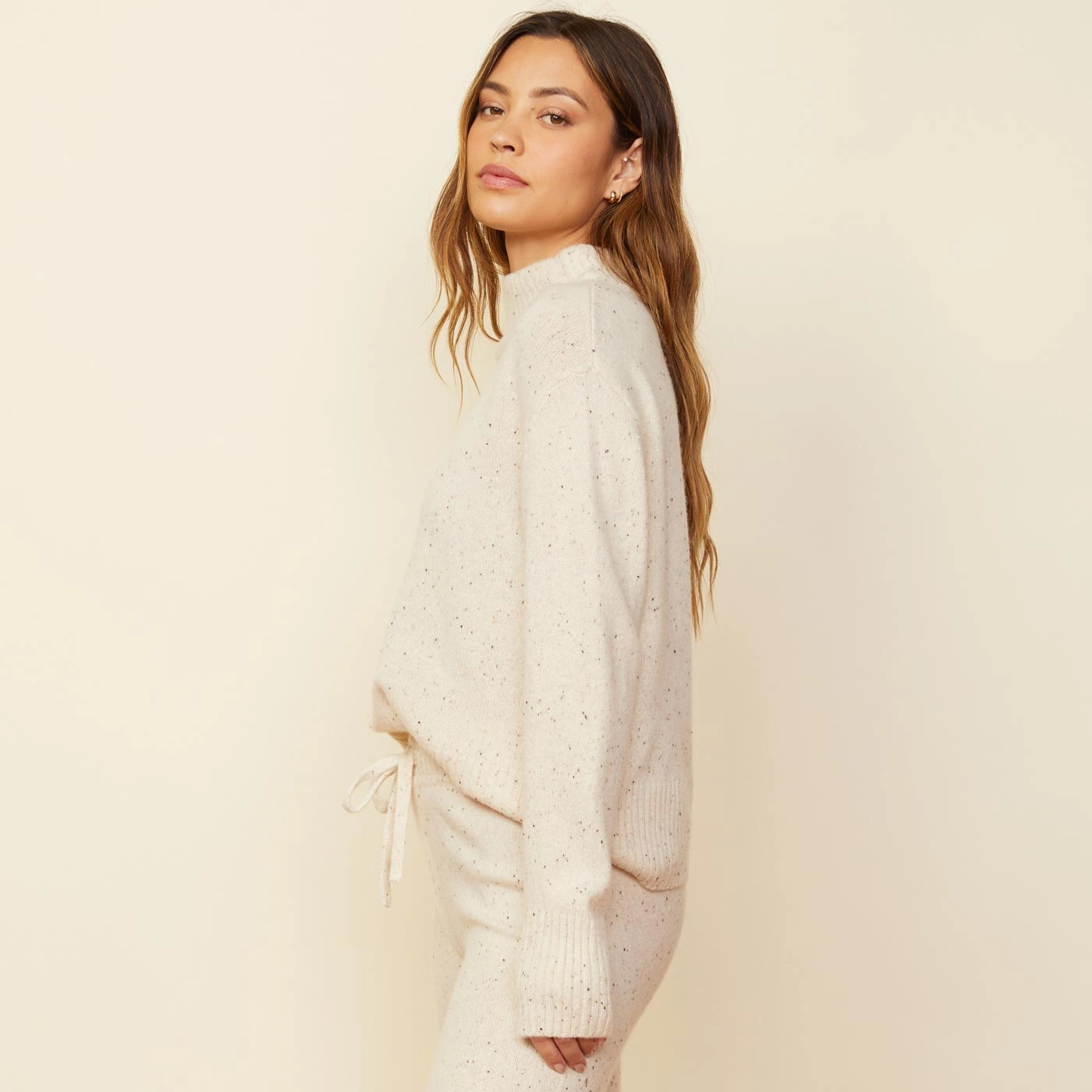 Versatile Sharp Cashmere Neps Mock Neck Sweatshirt