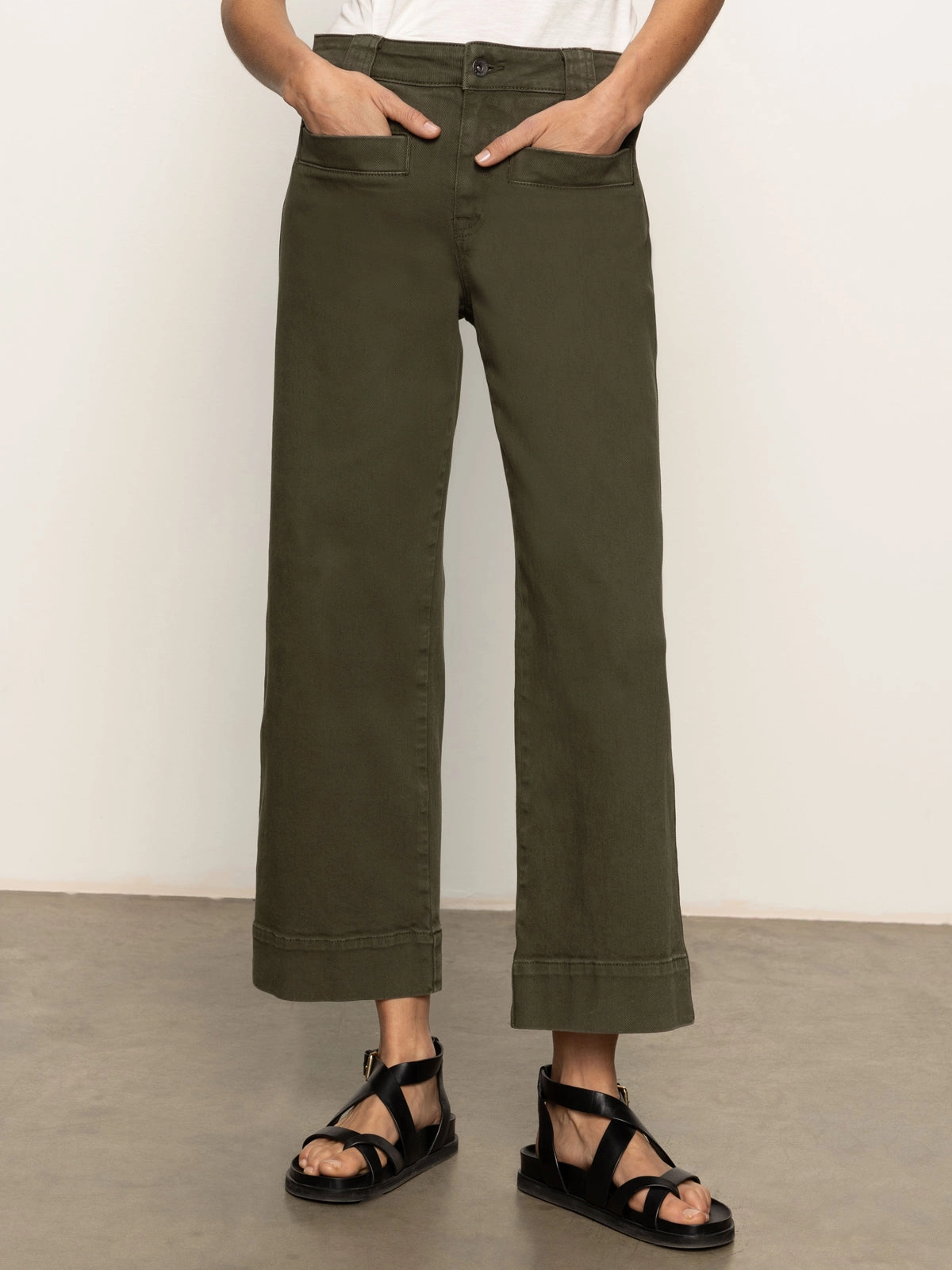 Voyage Standard High Rise Crop Pant Kalamata Trendy Design