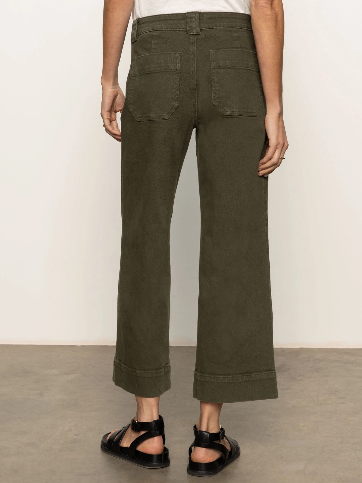 Voyage Standard High Rise Crop Pant Kalamata Trendy Design