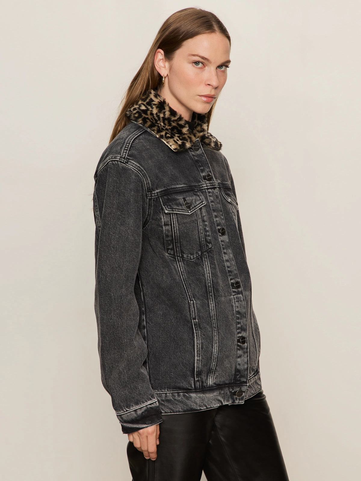 Winter Charm Boyfriend Trucker Jacket Washed Black Denim