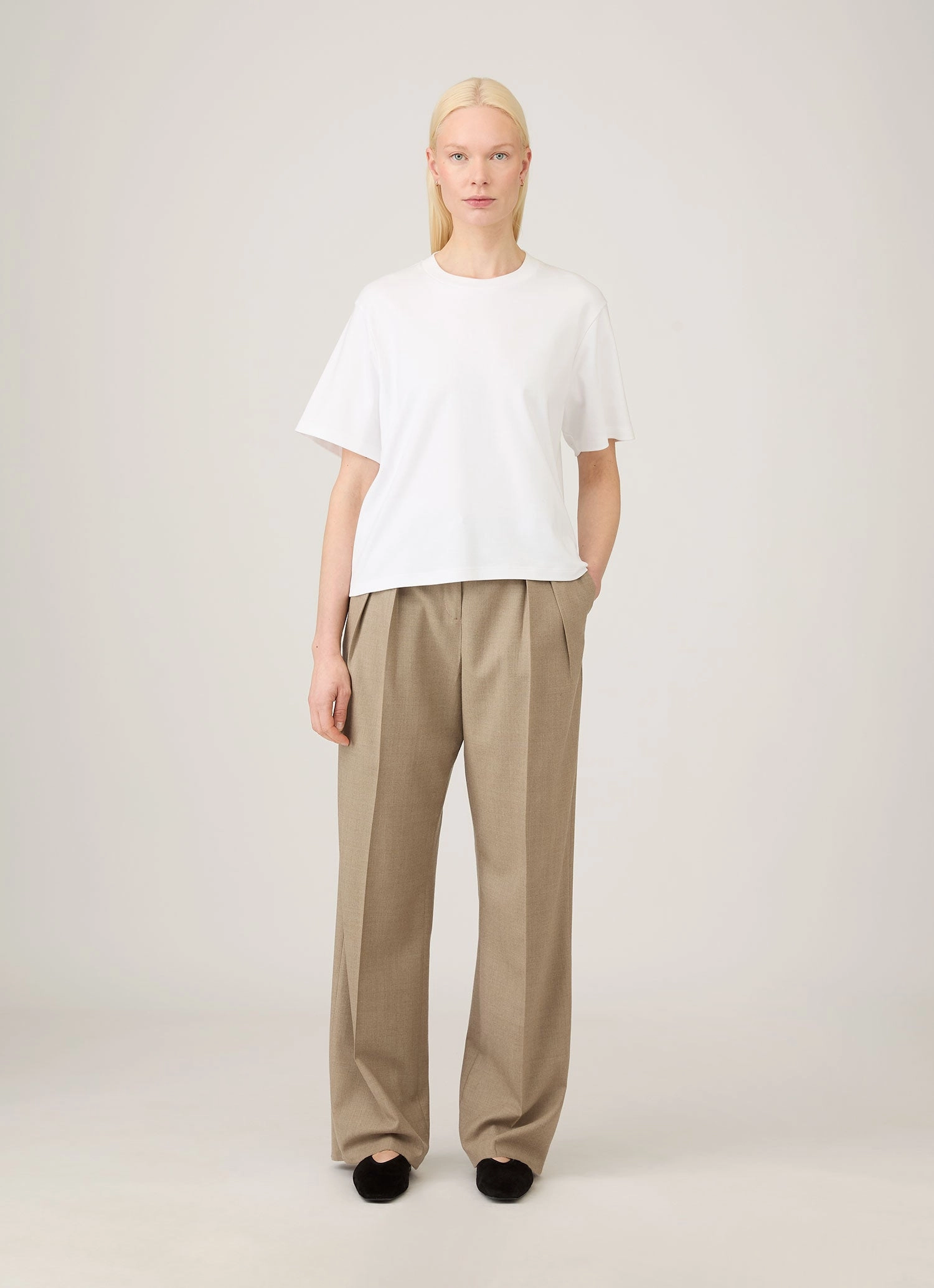 Women's Boxy Heavyweight T-shirt in White Relaxed Style Wear