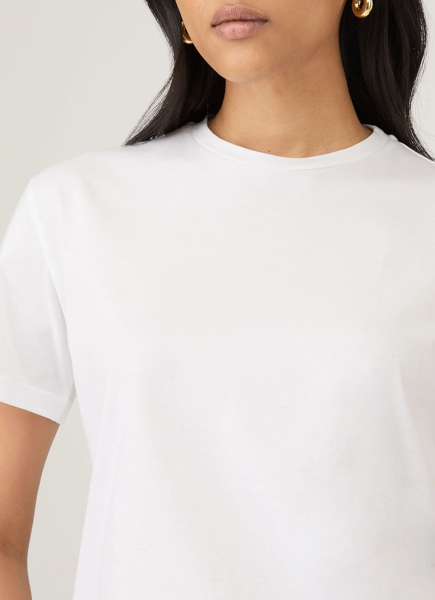 Women's Boy Fit T-shirt in White Fashionable Comfort