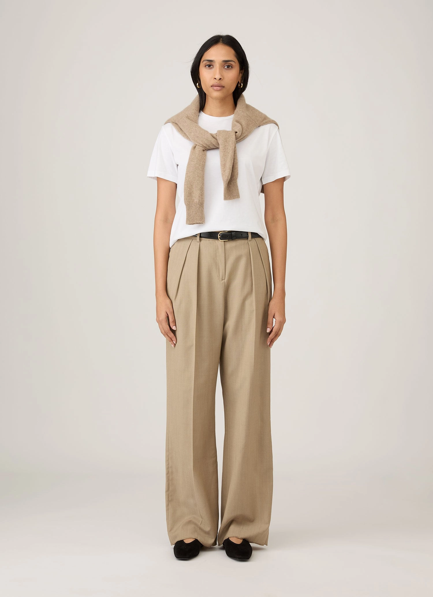 Women's Boy Fit T-shirt in White Fashionable Comfort