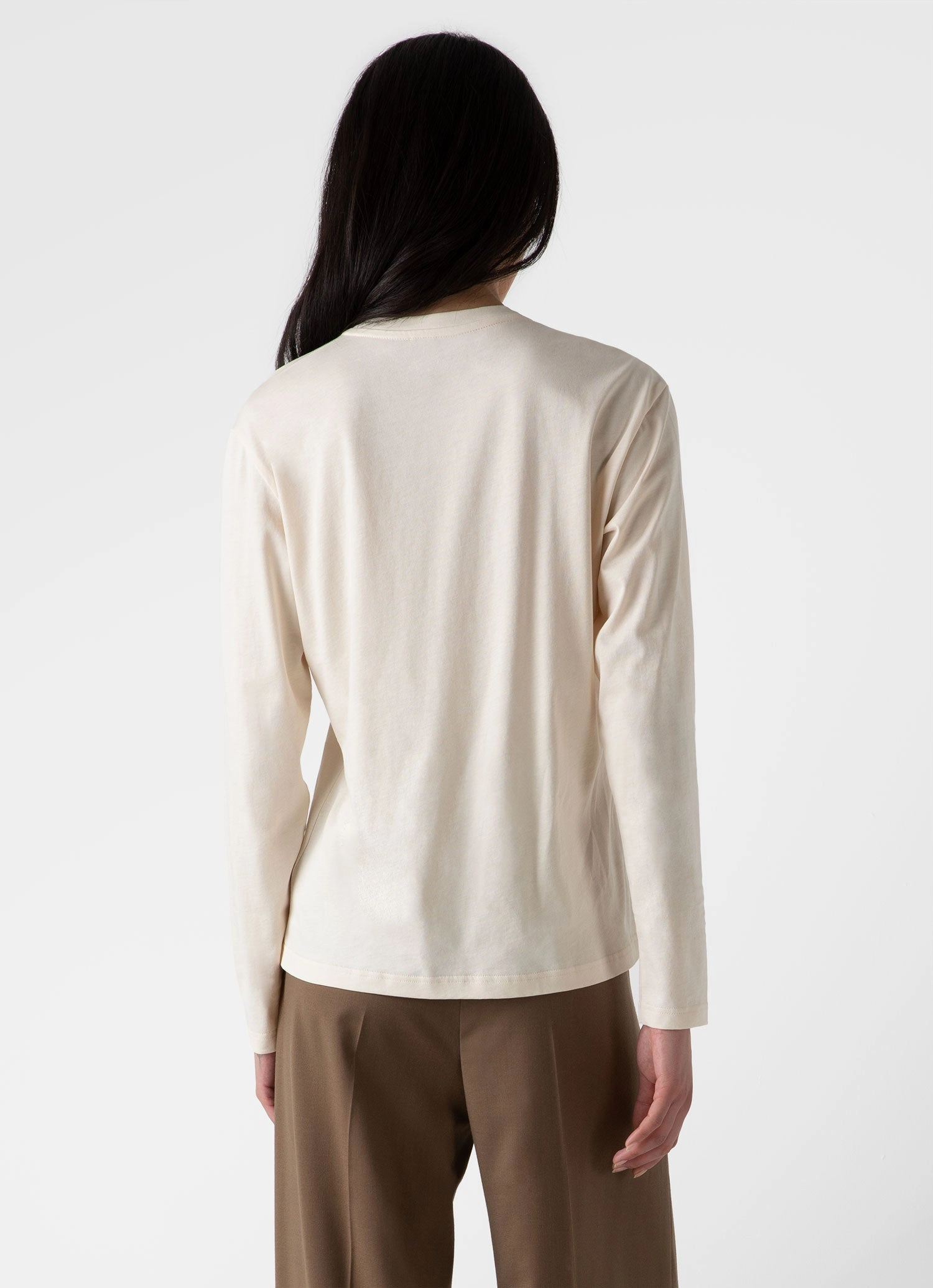 Women's Long Sleeve Boy Fit T-shirt in Undyed Minimalist Draping Wear