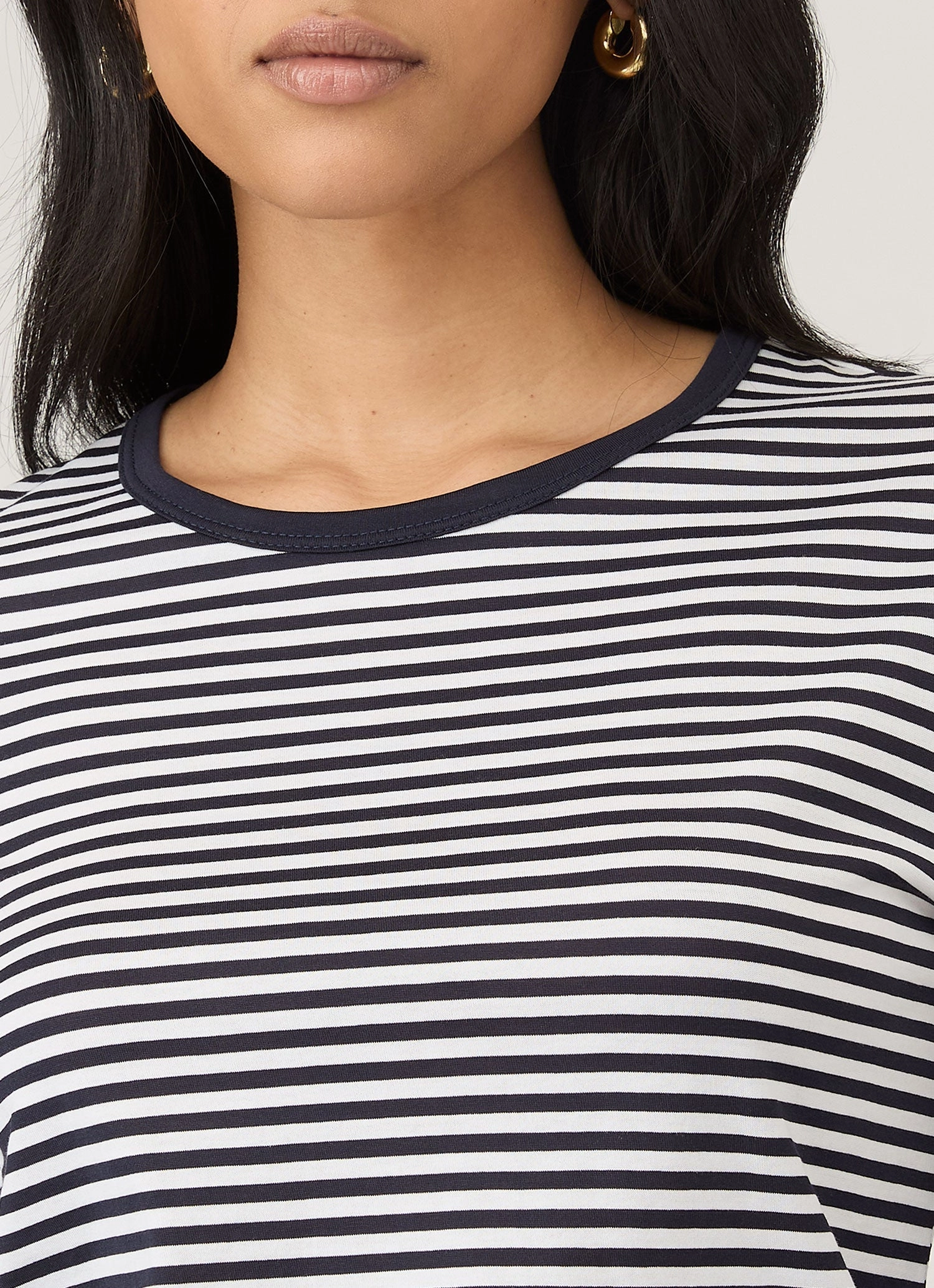 Women's Long Sleeve Classic T-shirt in White/Navy English Stripe Light Fit